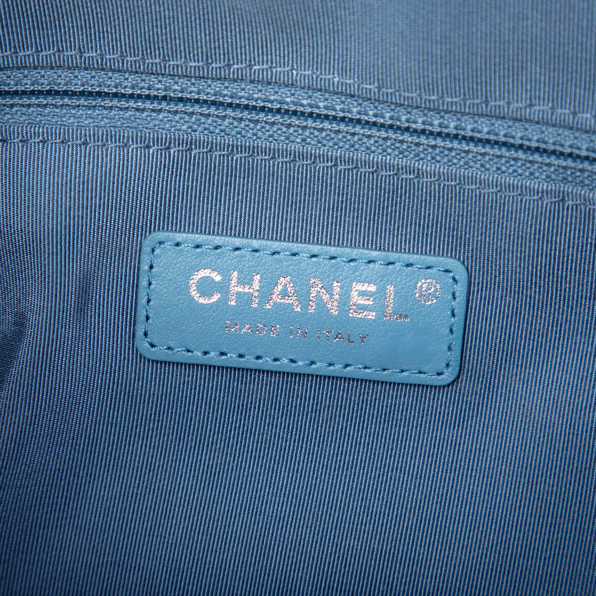 Chanel Medium Quilted Iridescent Lambskin and Calfskin Gabrielle Hobo - image 5