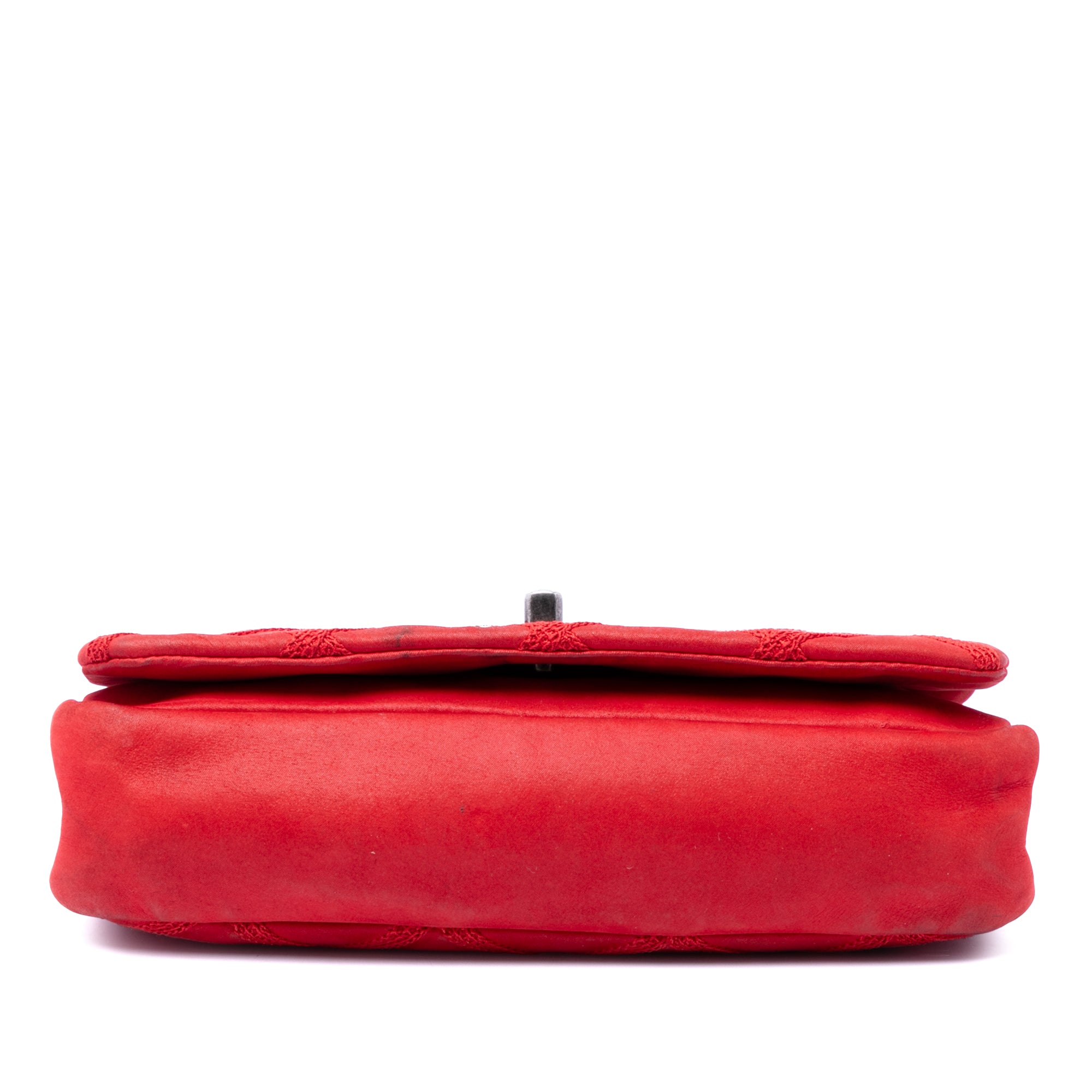 Chanel Iridescent Calfskin Diamond Stitch Flap - image 3