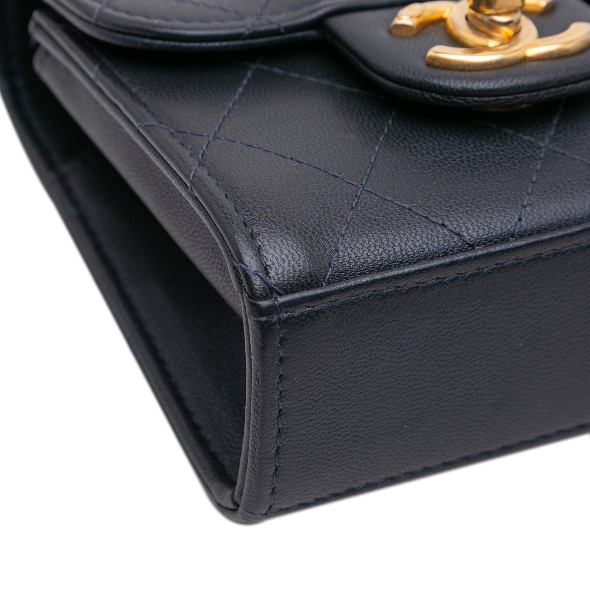Chanel Mini Goatskin Chic Pearls Clutch On Chain - image 8