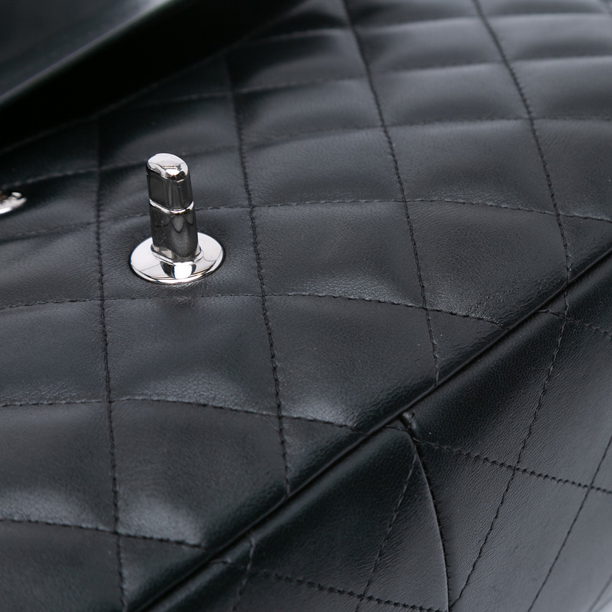 Chanel Jumbo Classic Lambskin Double Flap - image 7