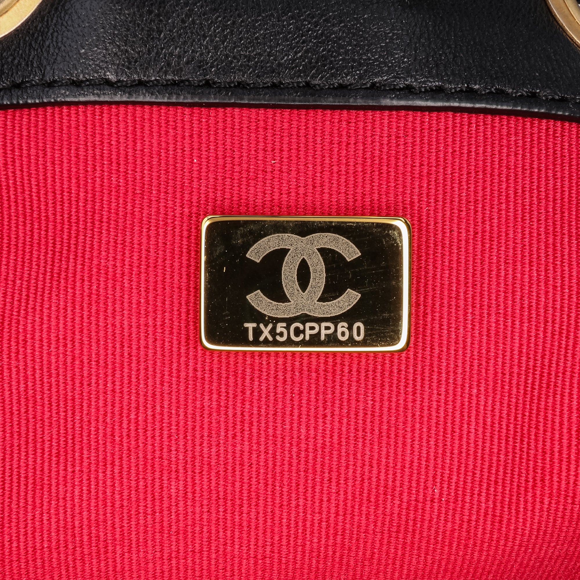 Chanel CC Quilted Lambskin Chain Drawstring Bucket Bag - image 6