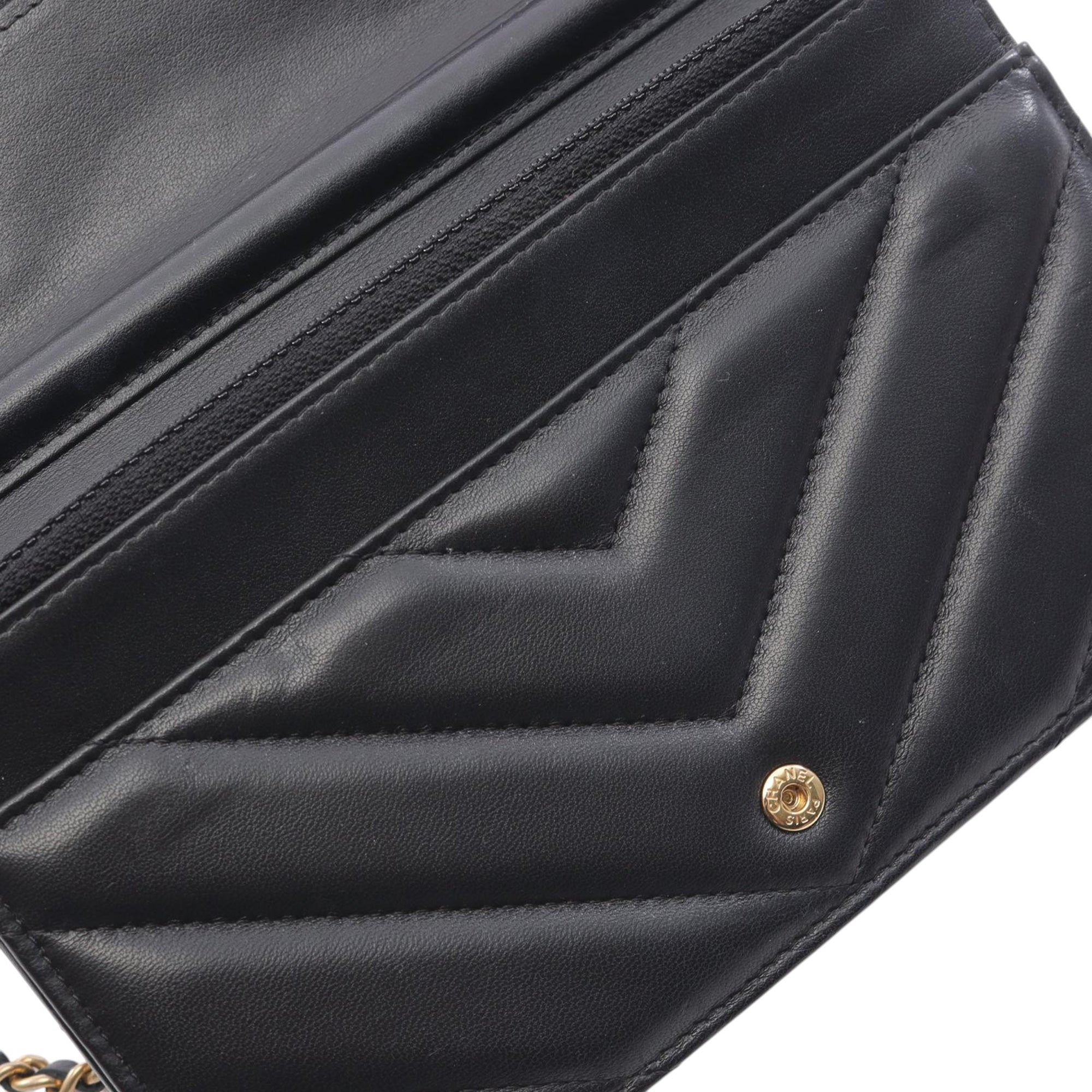 Chanel Chevron Lambskin Button Wallet On Chain - image 3
