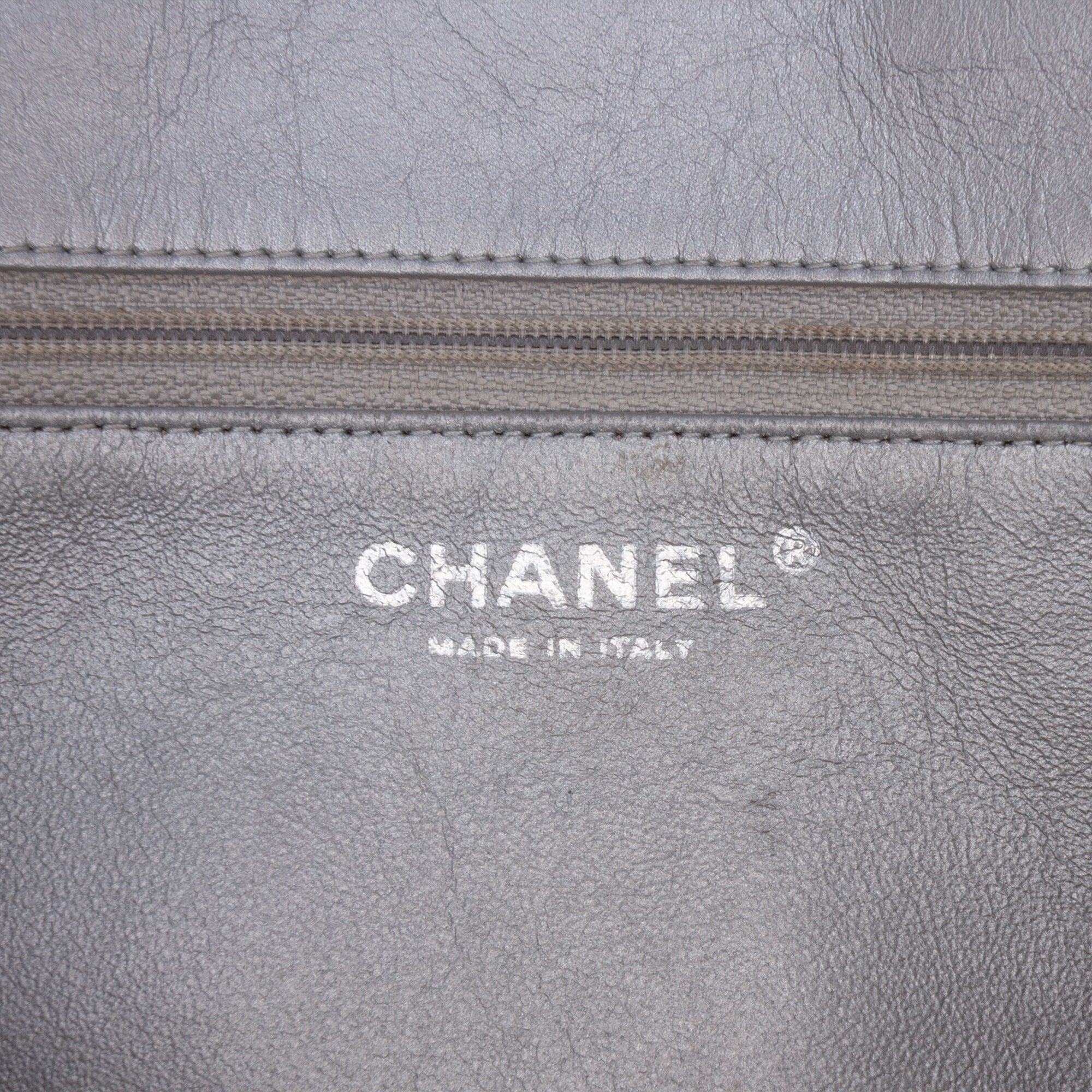 Chanel Quilted Aged Calfskin Reissue 2.55 Double Compartment Single Flap 226 - image 5