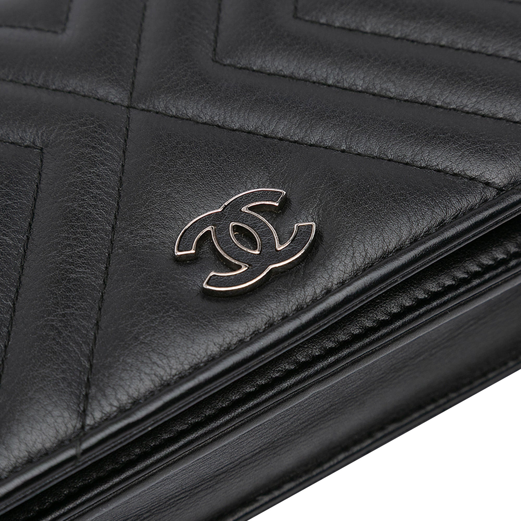 Chanel Diagonal Chevron Calfskin Tassel Wallet On Chain - image 9