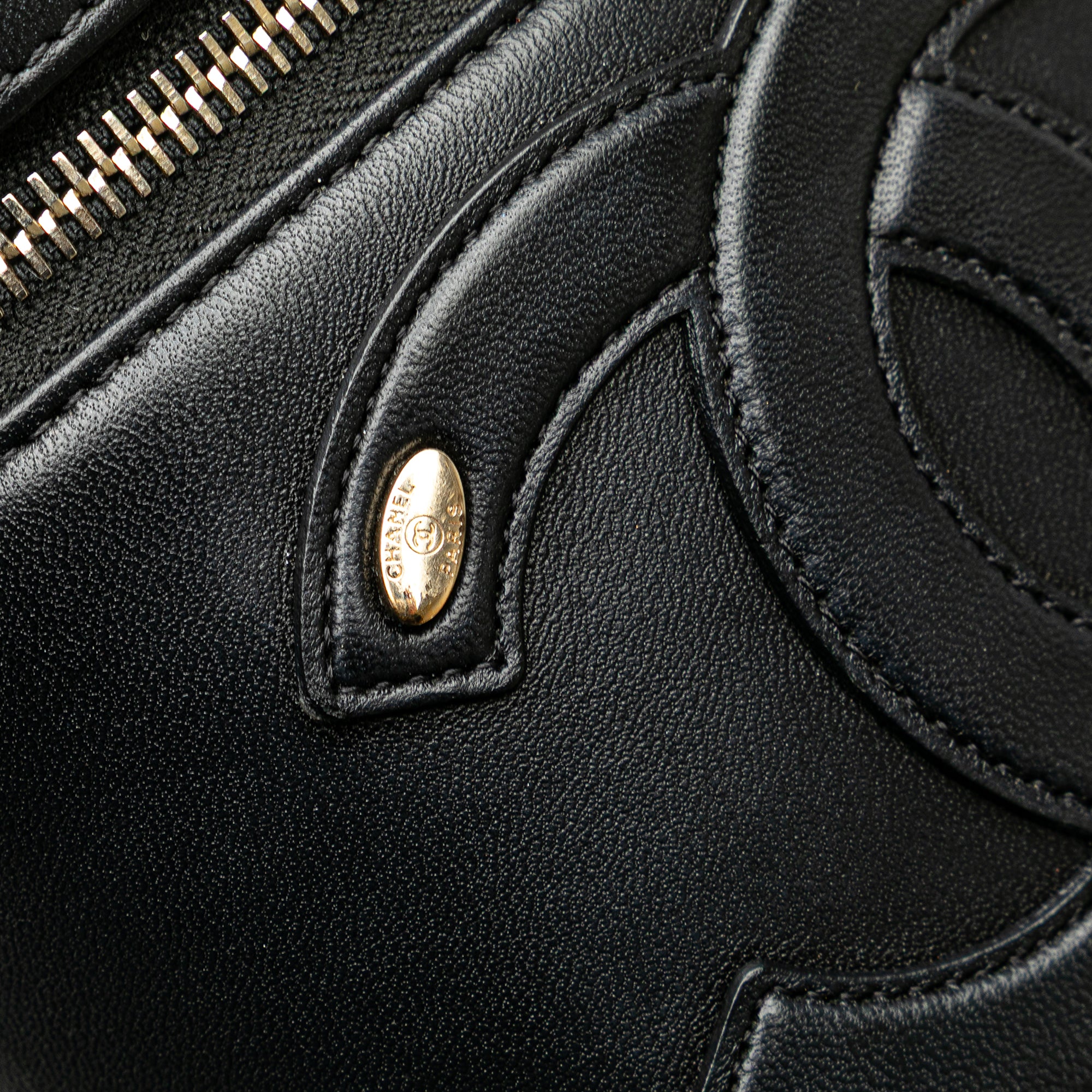 Chanel CC Lambskin Vanity Case - image 8