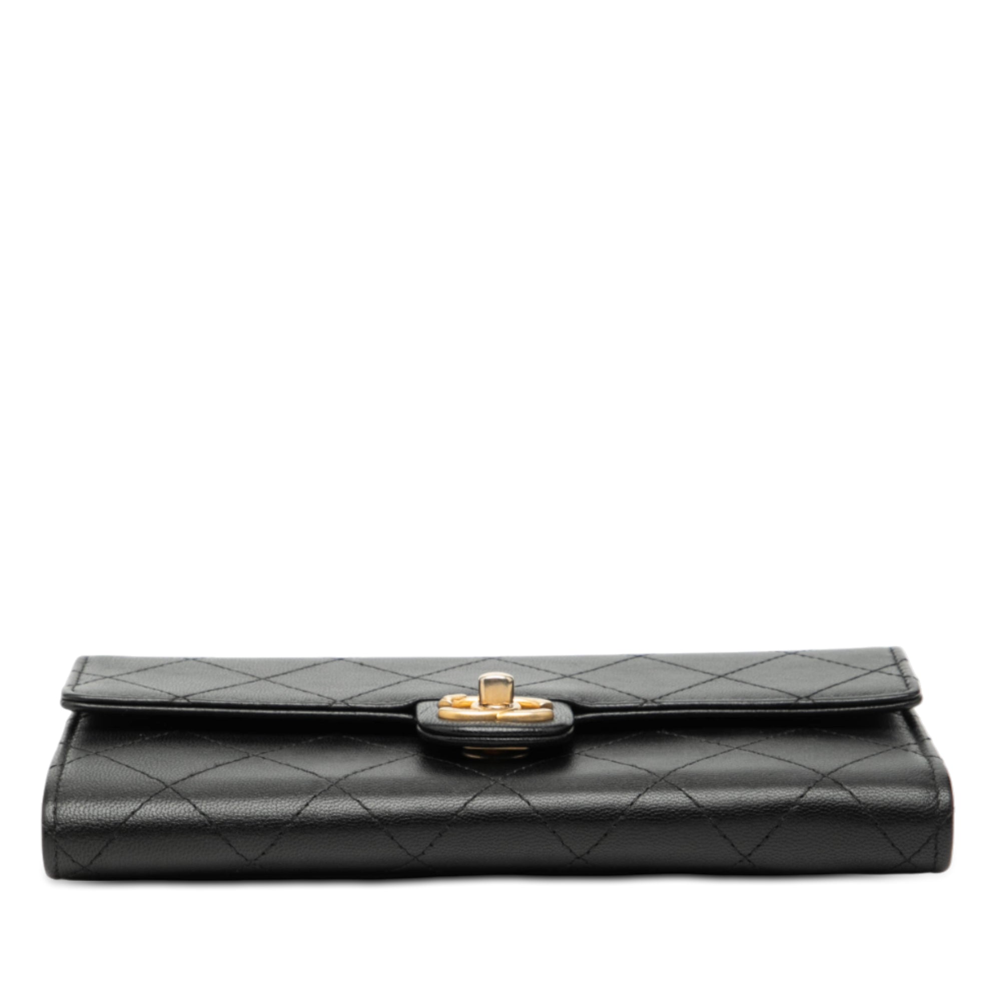 Chanel Quilted Goatskin Chic Pearls Clutch with Chain - image 3