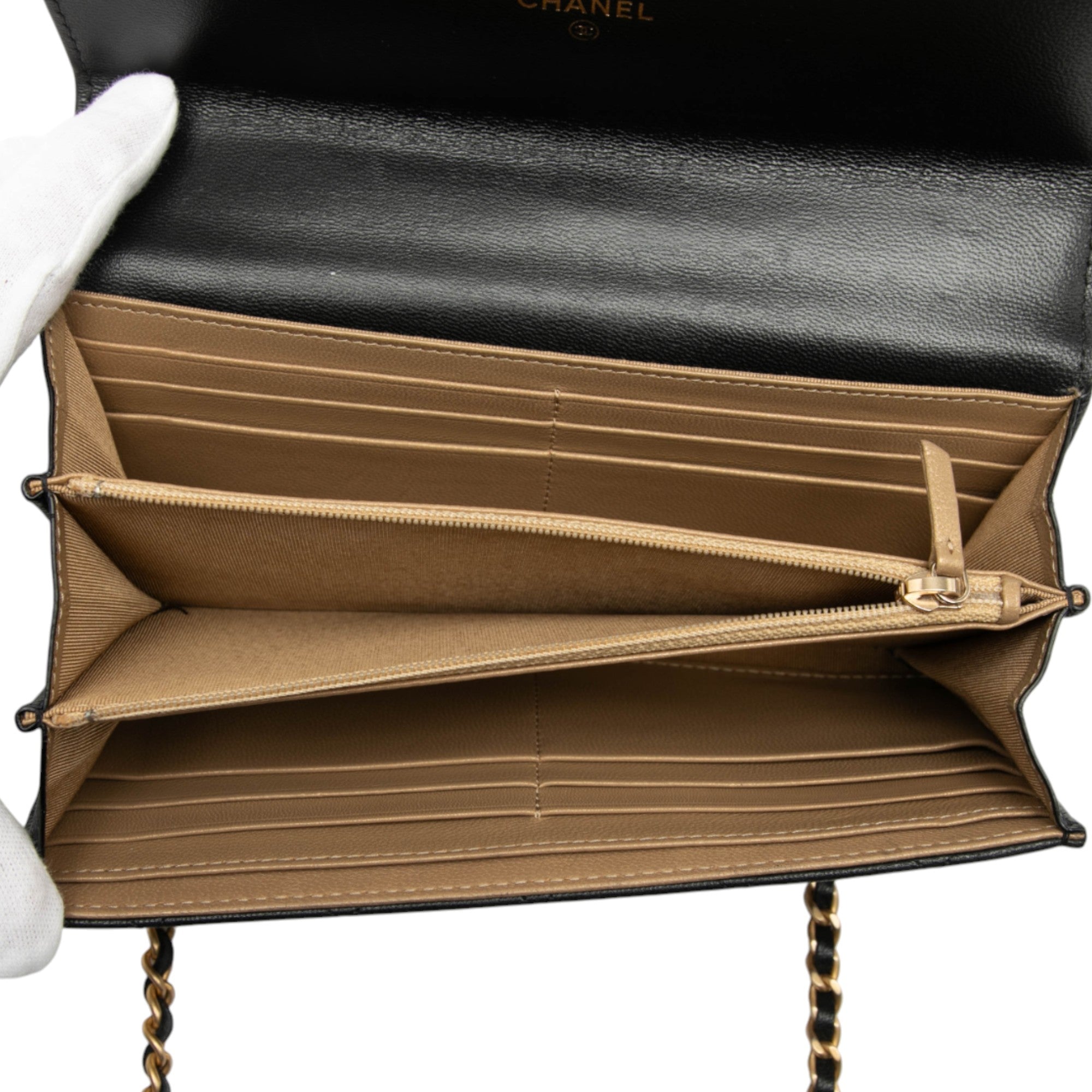 Chanel Quilted Goatskin Chic Pearls Clutch with Chain - image 4