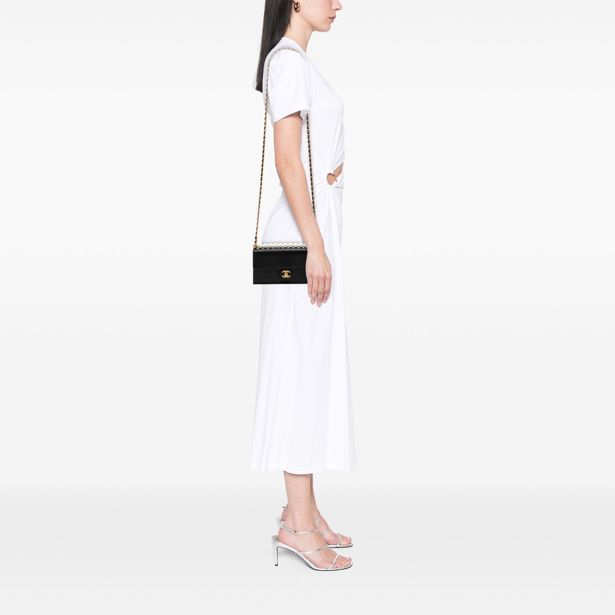 Chanel Quilted Goatskin Chic Pearls Clutch with Chain - image 7