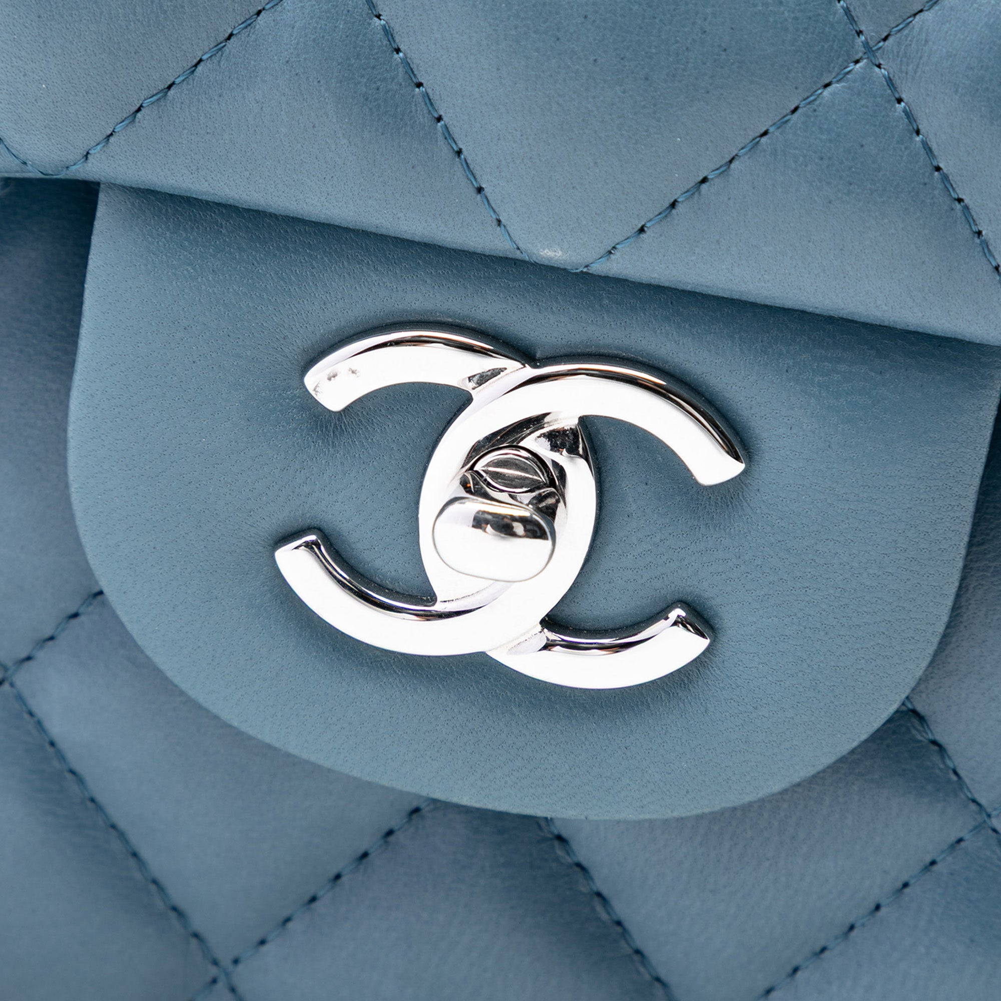 Chanel Jumbo Classic Lambskin Double Flap - image 6