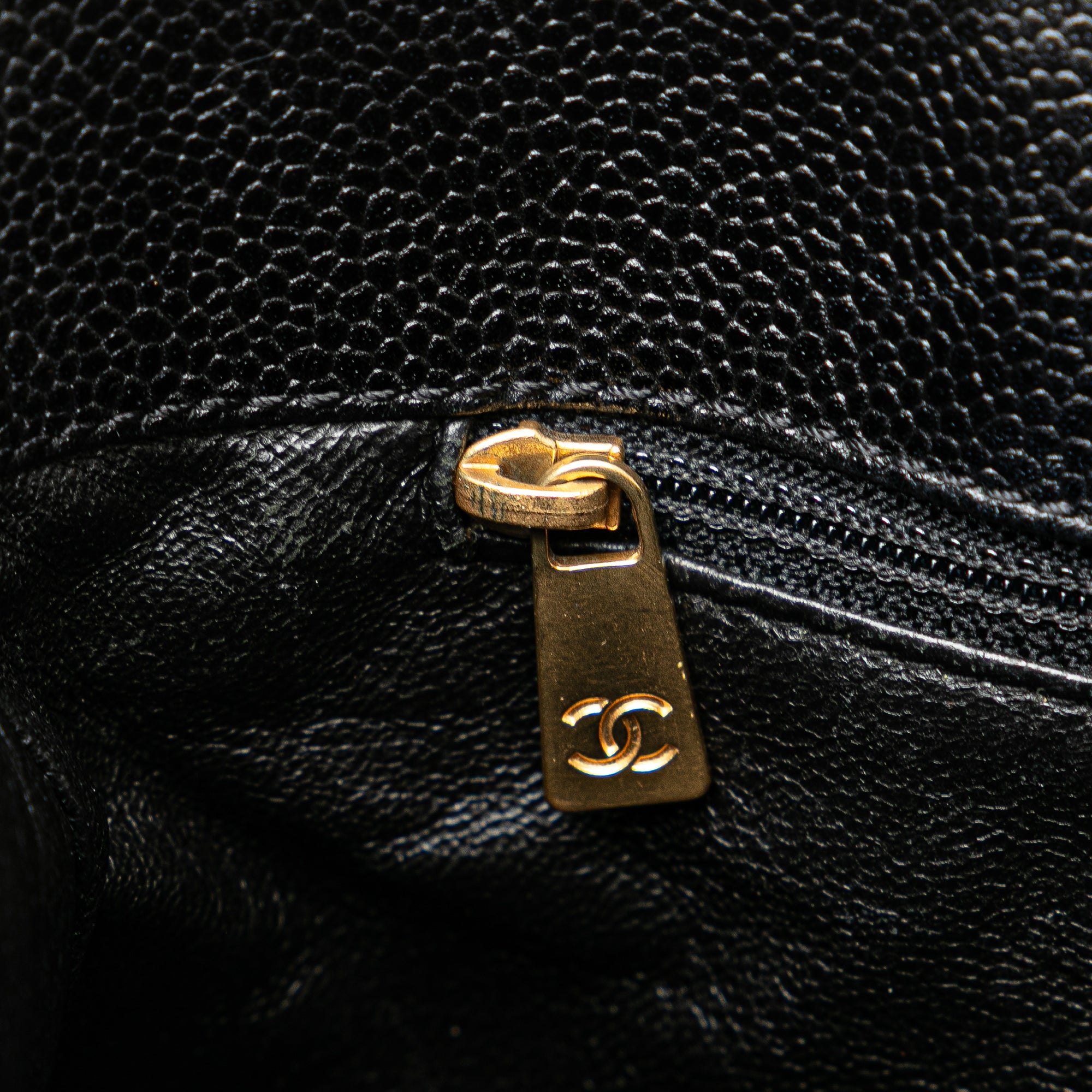 Chanel CC Quilted Caviar Tortoise Chain Tote - image 8