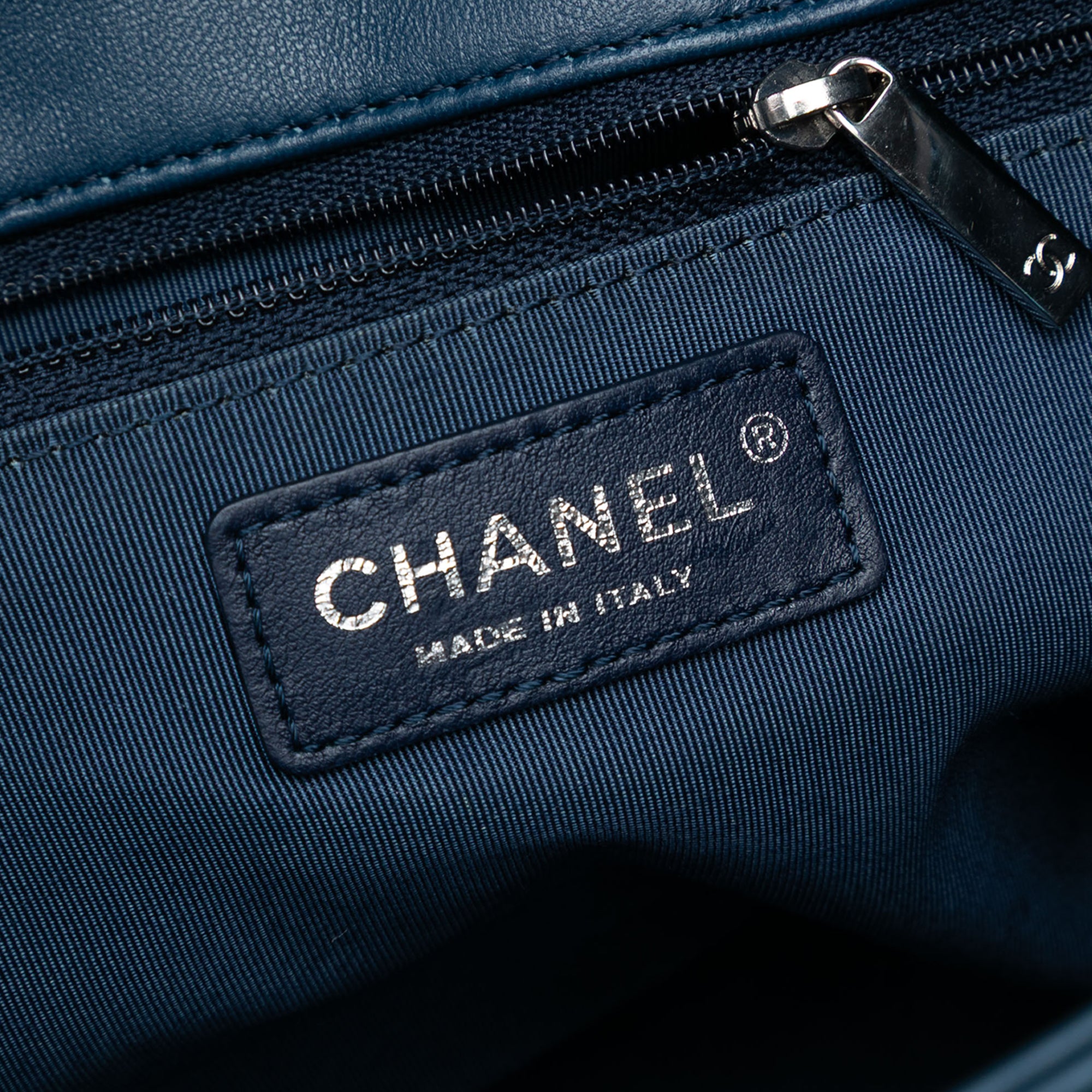 Chanel CC Quilted Lambskin Urban Delight Tote - image 5