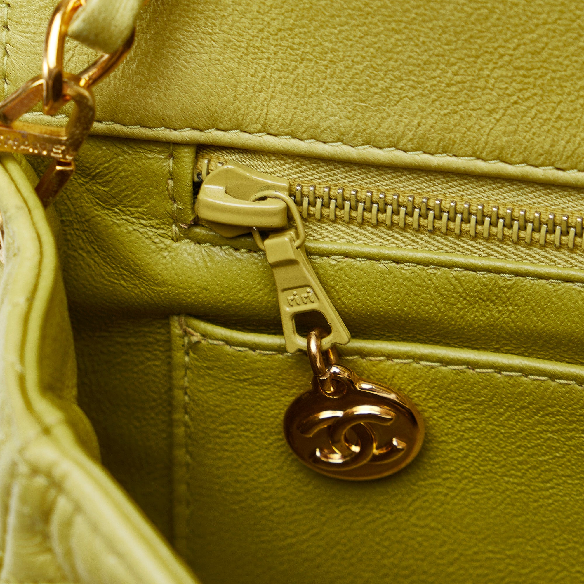 Chanel Medium Classic Lambskin Single Flap - image 9