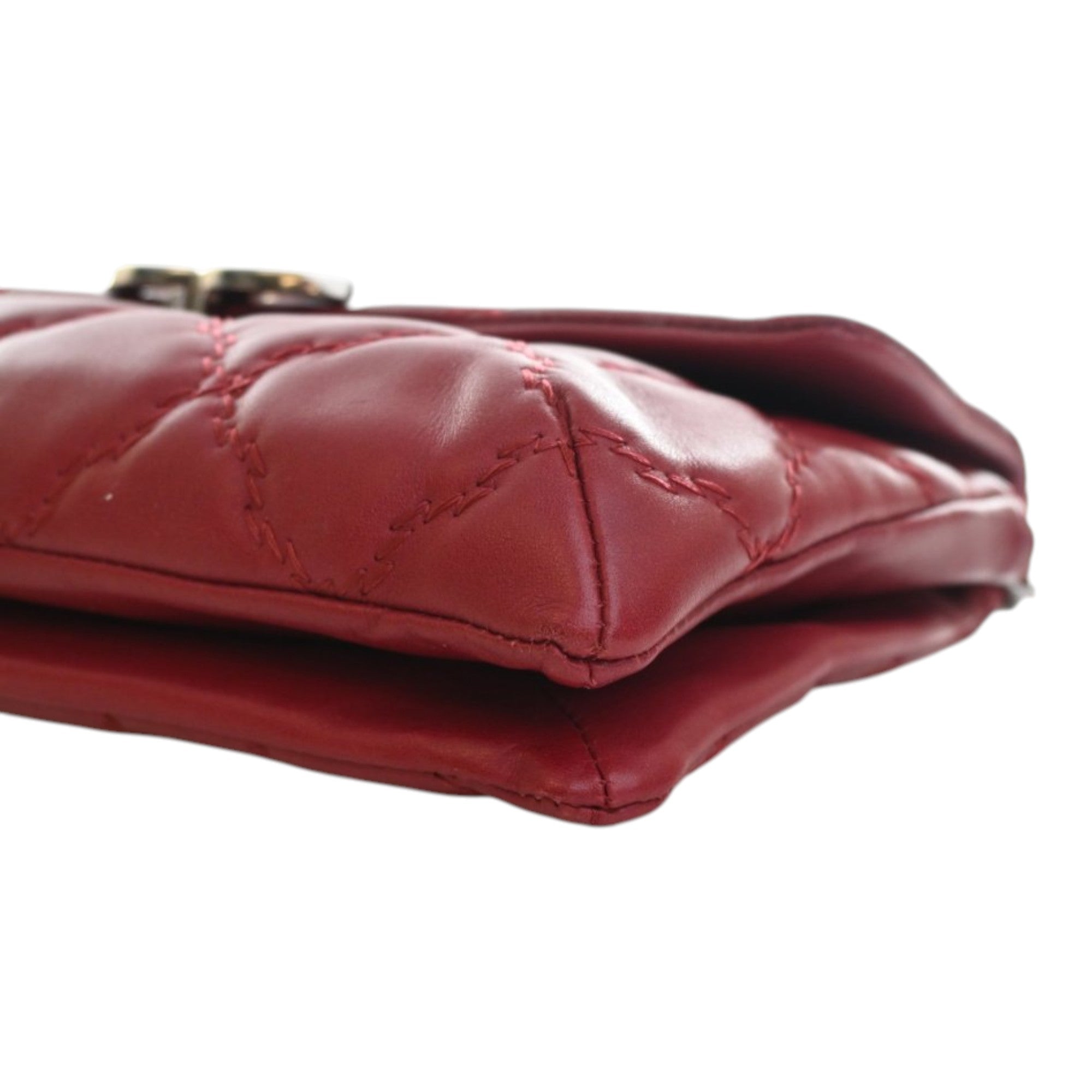 Chanel Quilted Calfskin Double Stitch Hamptons Clutch with Chain - image 11