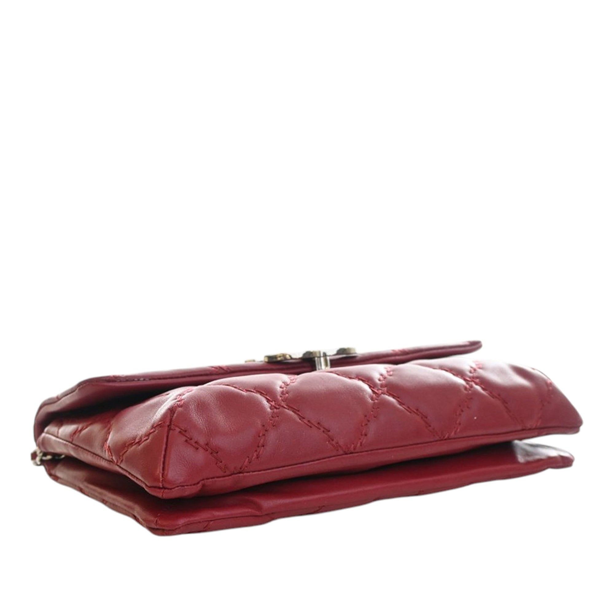 Chanel Quilted Calfskin Double Stitch Hamptons Clutch with Chain - image 12