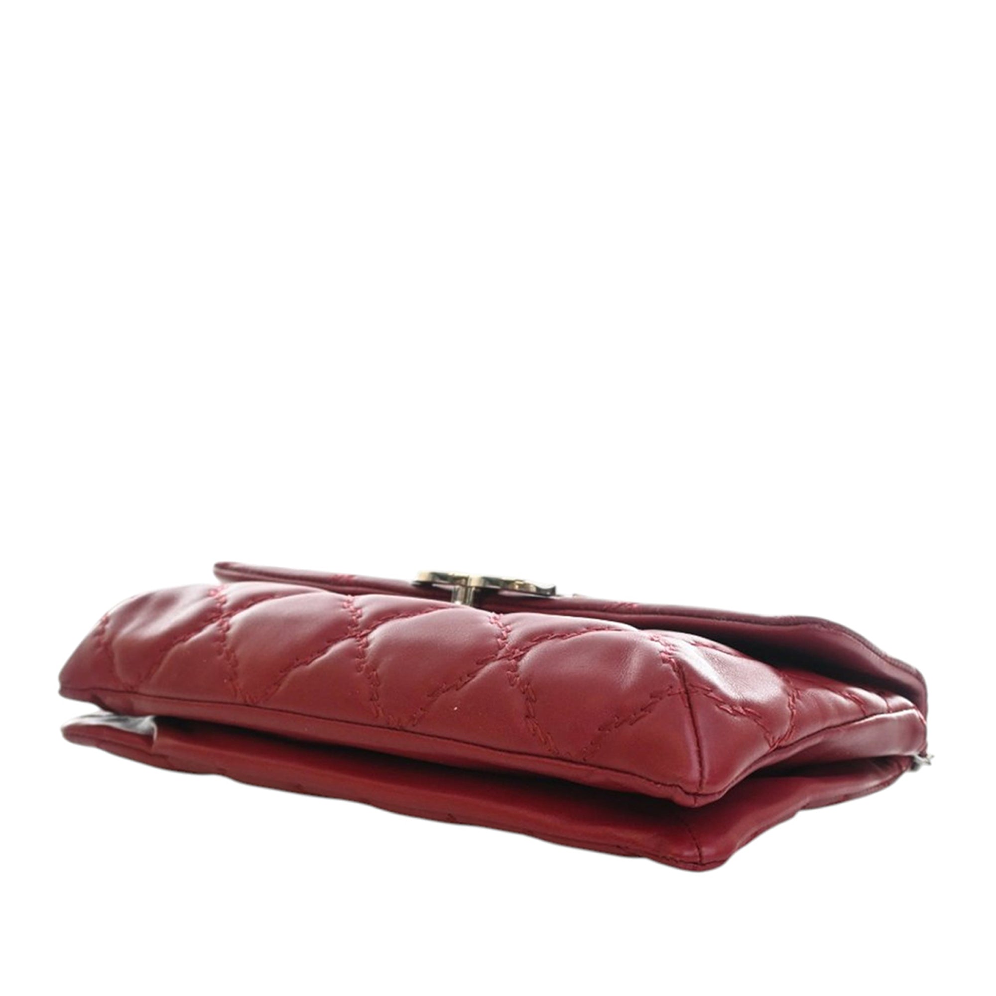 Chanel Quilted Calfskin Double Stitch Hamptons Clutch with Chain - image 13