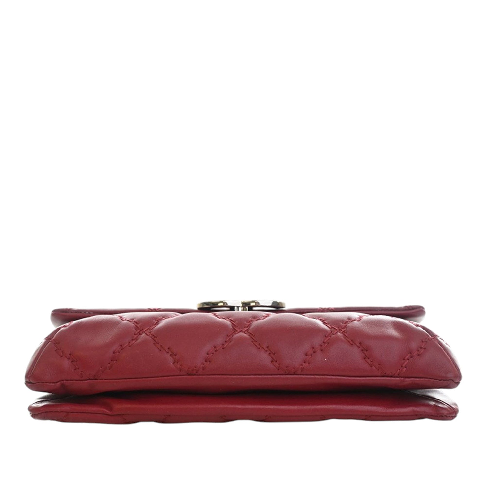 Chanel Quilted Calfskin Double Stitch Hamptons Clutch with Chain - image 5