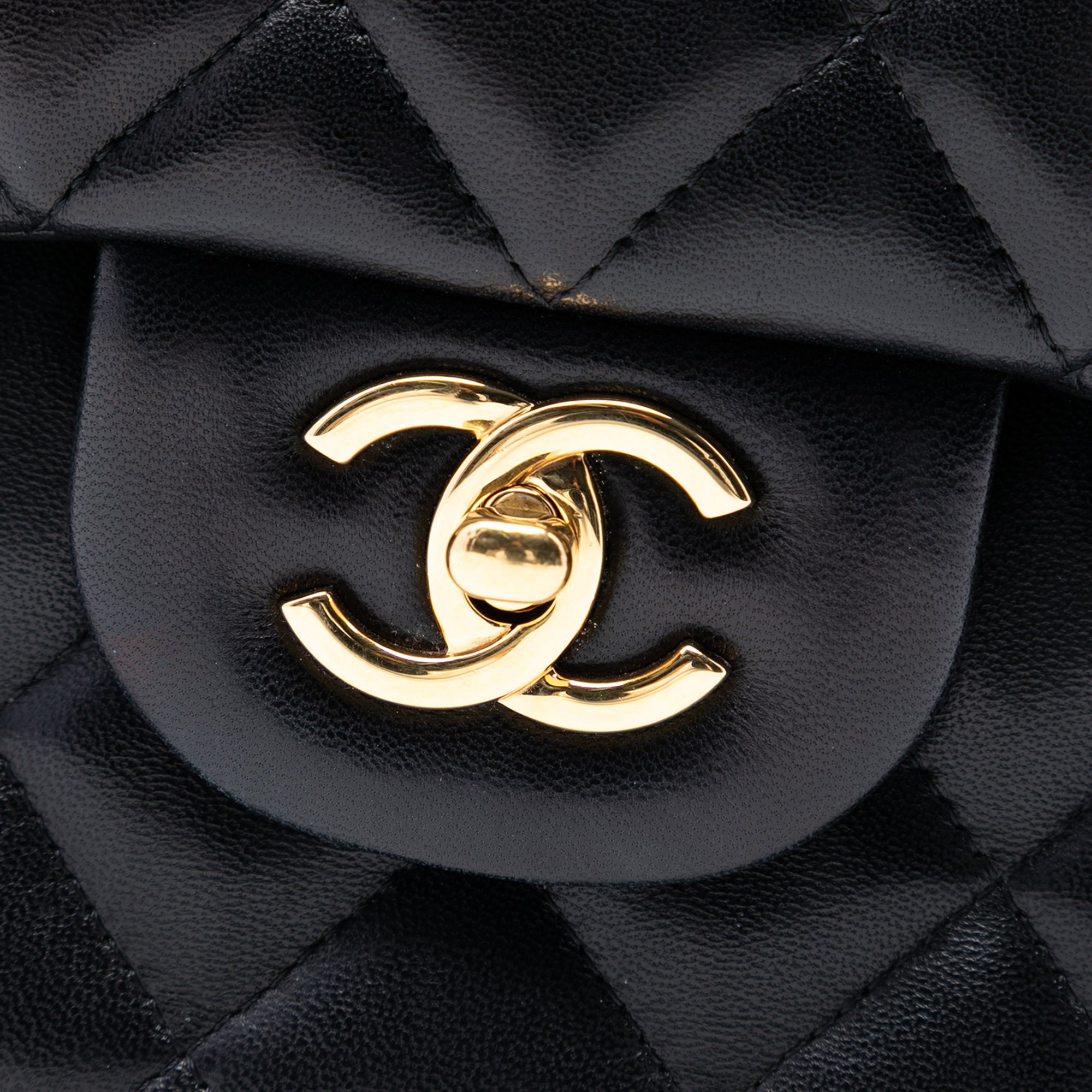 Chanel Jumbo Classic Lambskin Double Flap - image 6