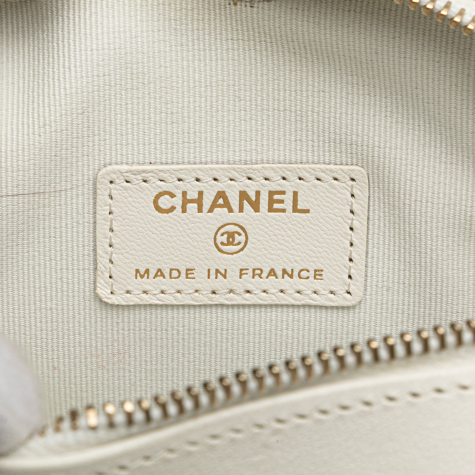 Chanel Mini Lambskin CC in Love Heart Crossbody - image 5