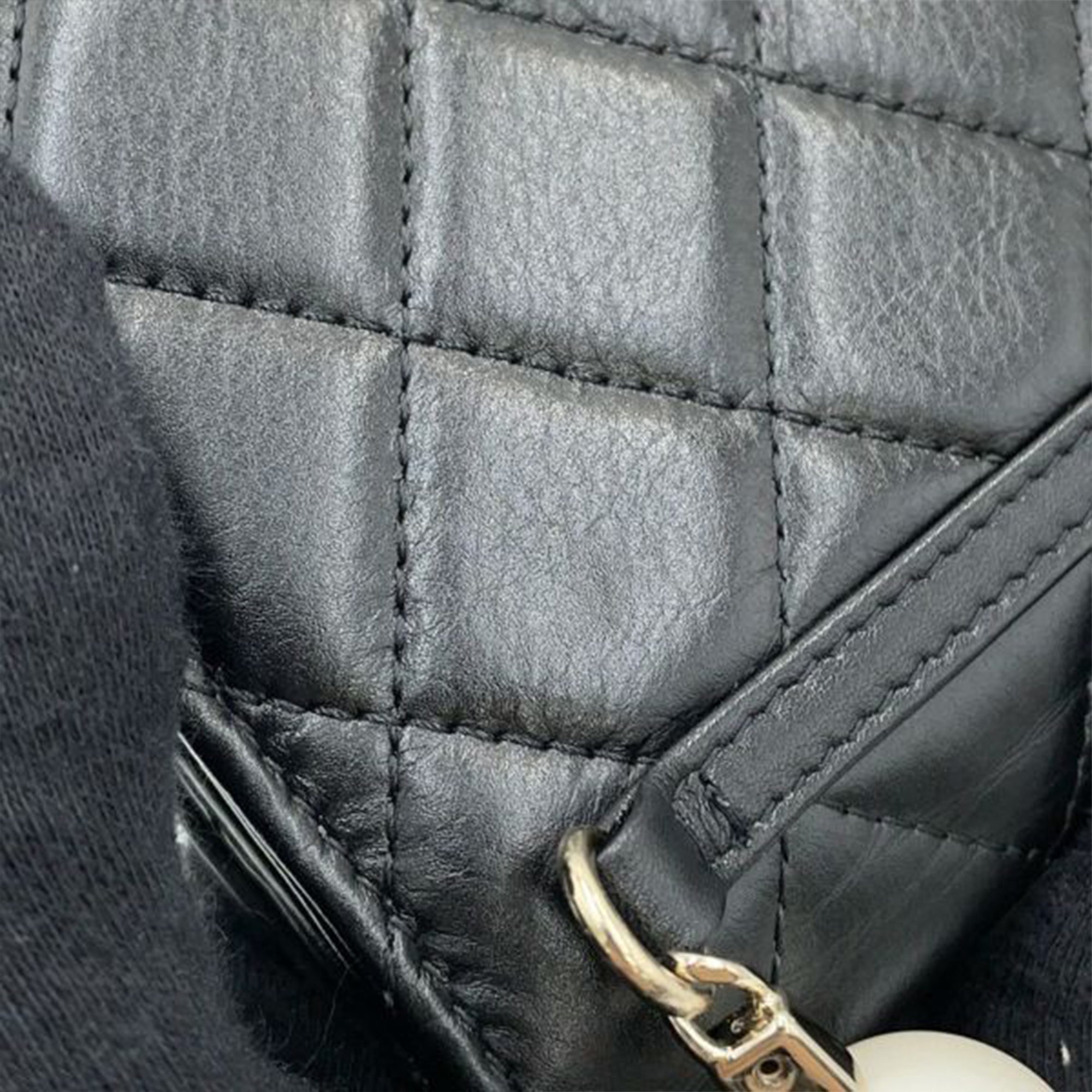 Chanel CC Quilted Lambskin Maxi Pearl Chain Strap - image 11
