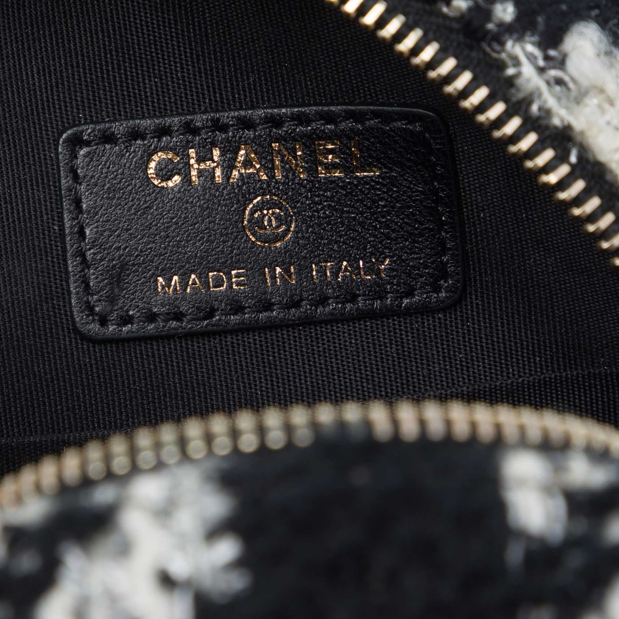 Chanel Tweed 19 Round Clutch with Chain and Coin Purse - image 5