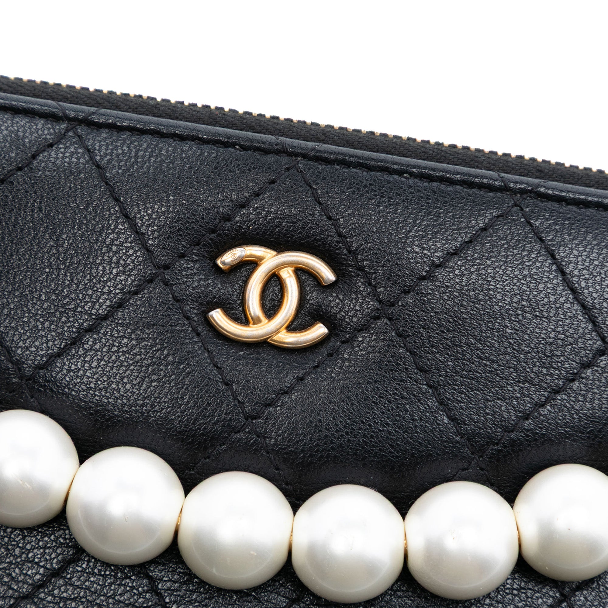 Chanel CC Quilted Goatskin Chic Pearls Double Zip Clutch With Chain - image 6