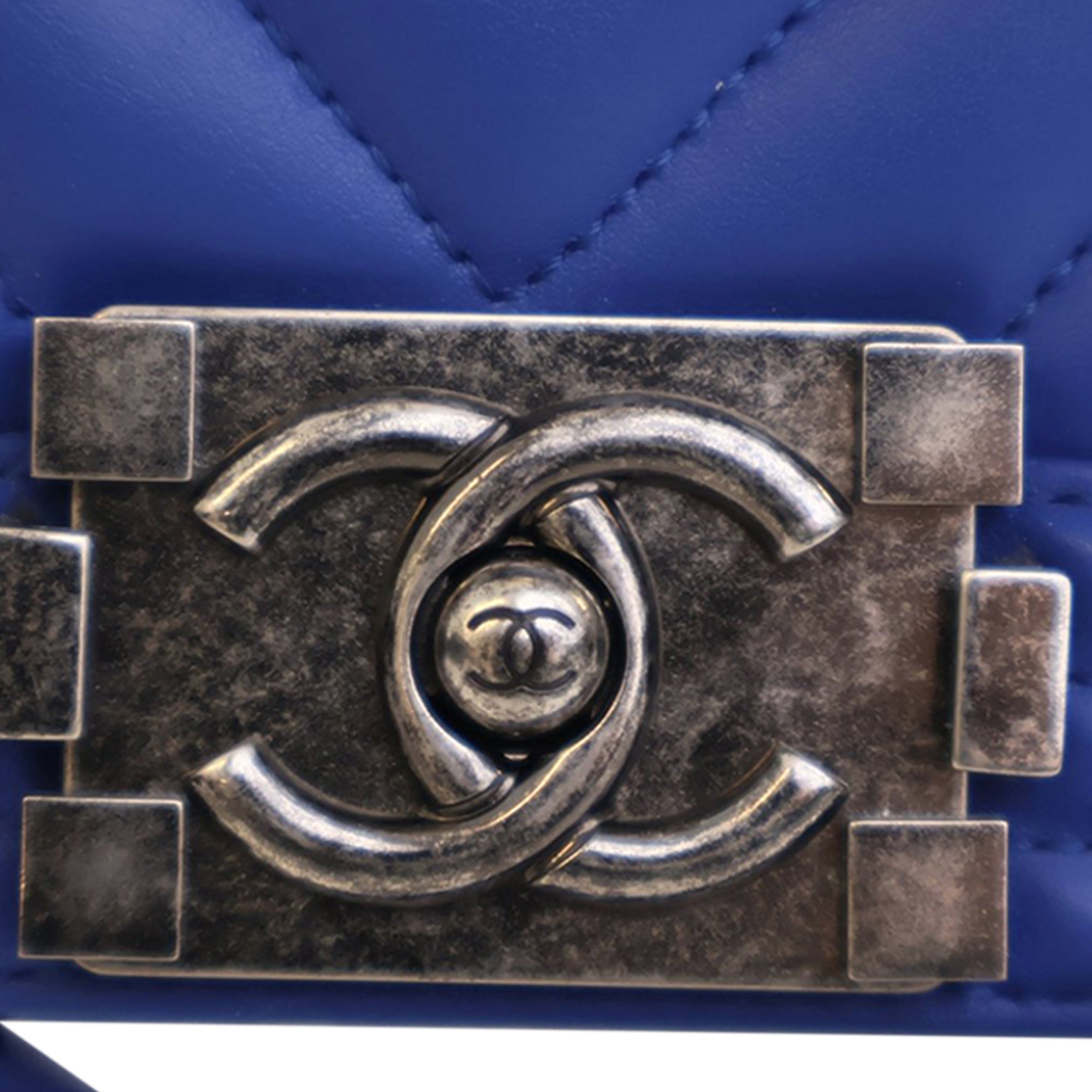 Chanel Old Medium Chevron Lambskin Boy Flap - image 9
