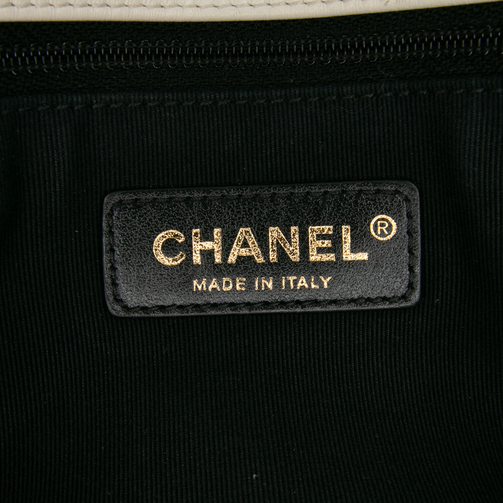 Chanel Mini Glazed Calfskin Pearl Side Flap - image 5