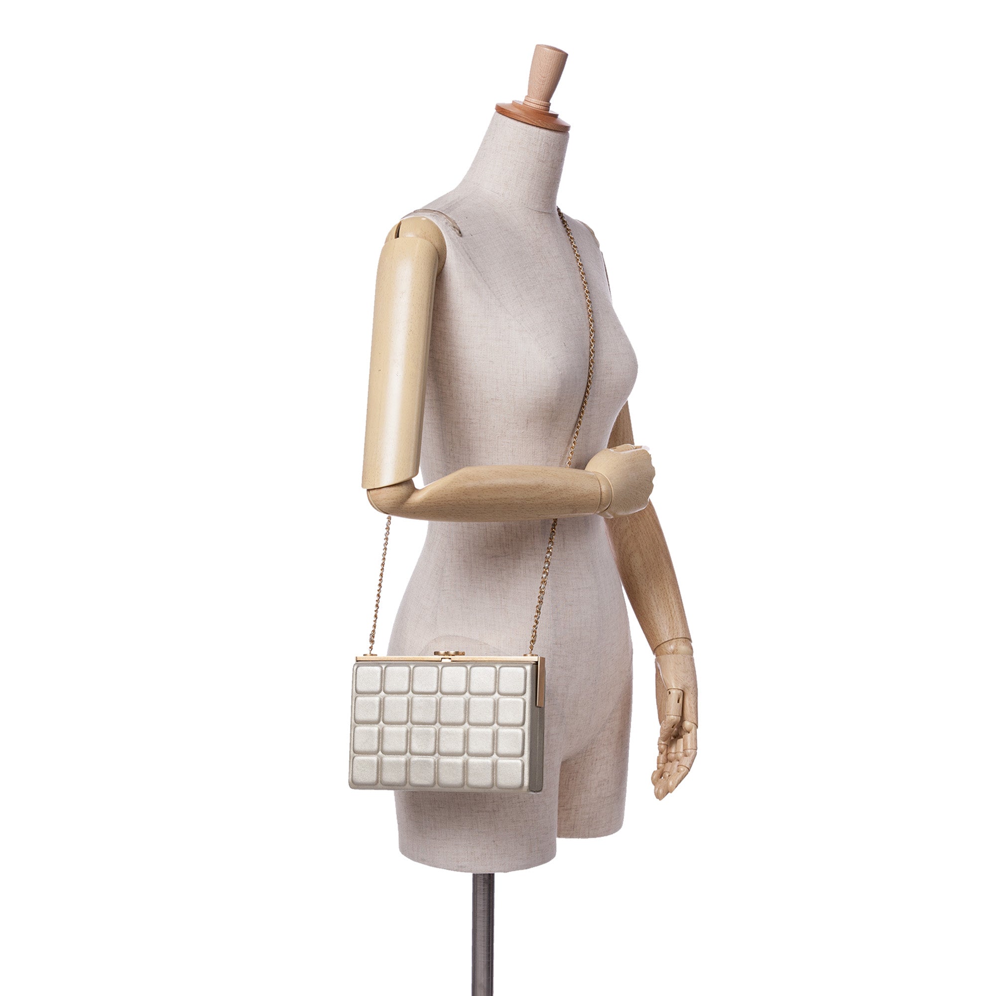 Chanel Chocolate Bar Metallic Lambskin Frame Clutch with Chain - image 9