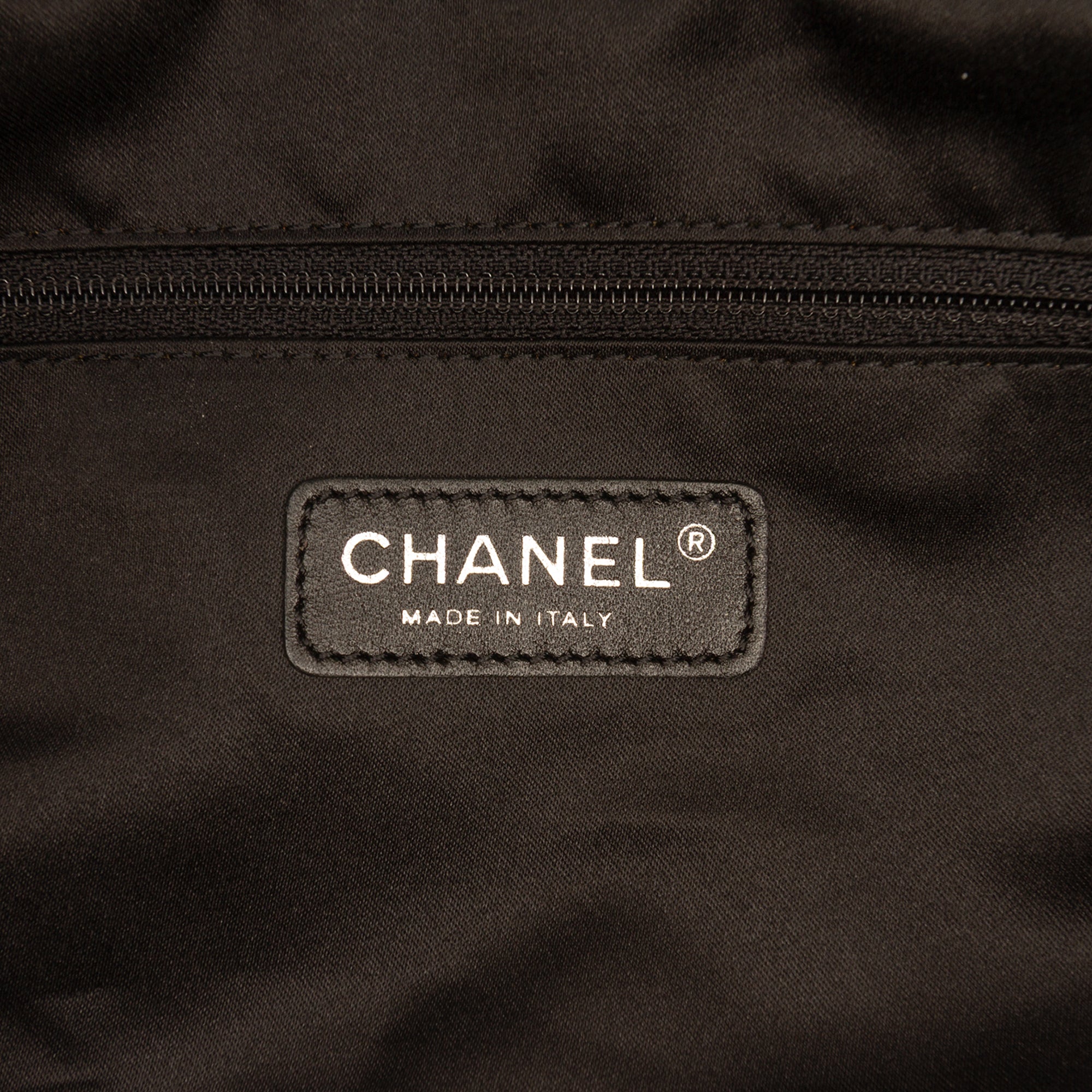 Chanel Faux Fur Arctic Fantasy Tote - image 5