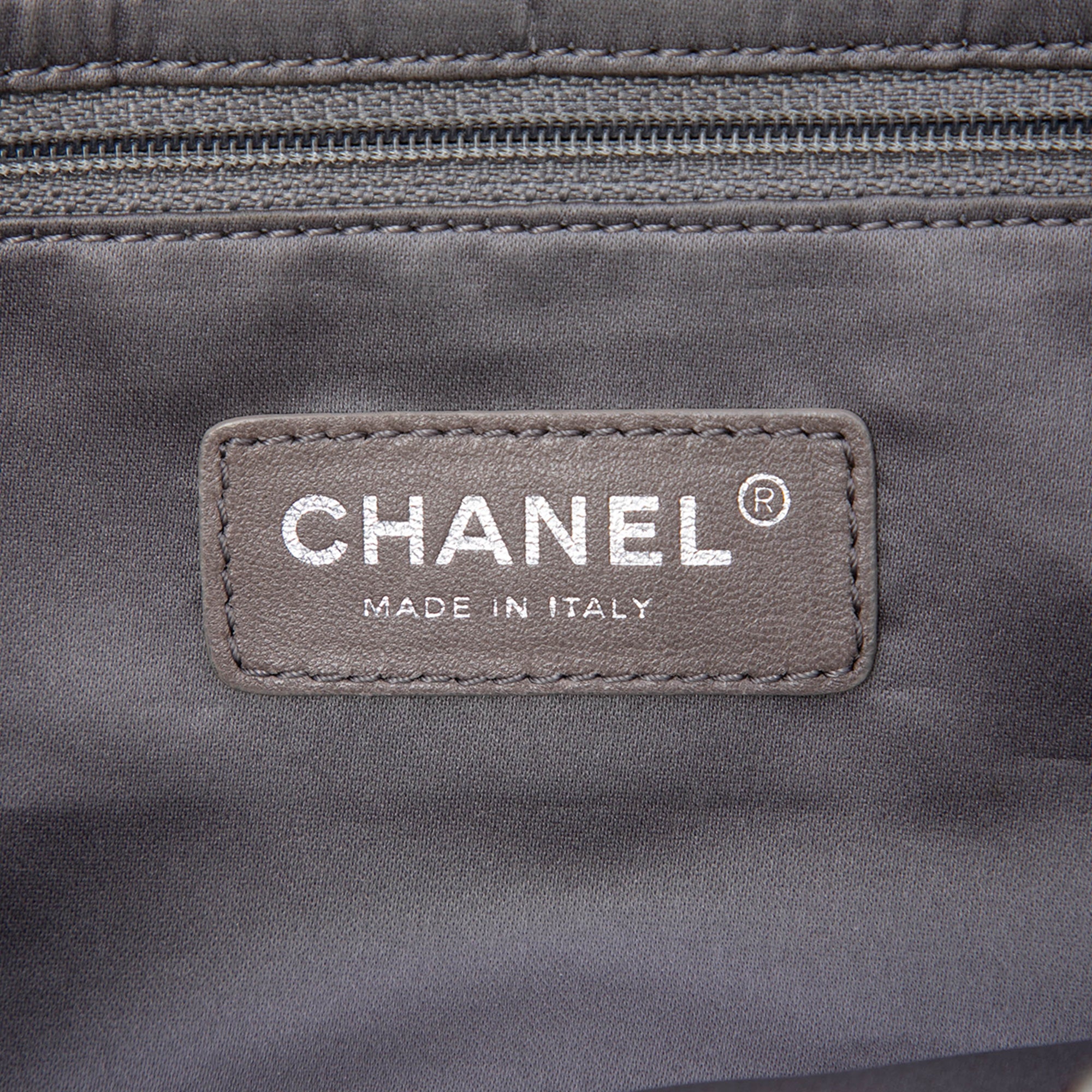 Chanel Medium Reissue Perforated Calfskin Drill Flap - image 5