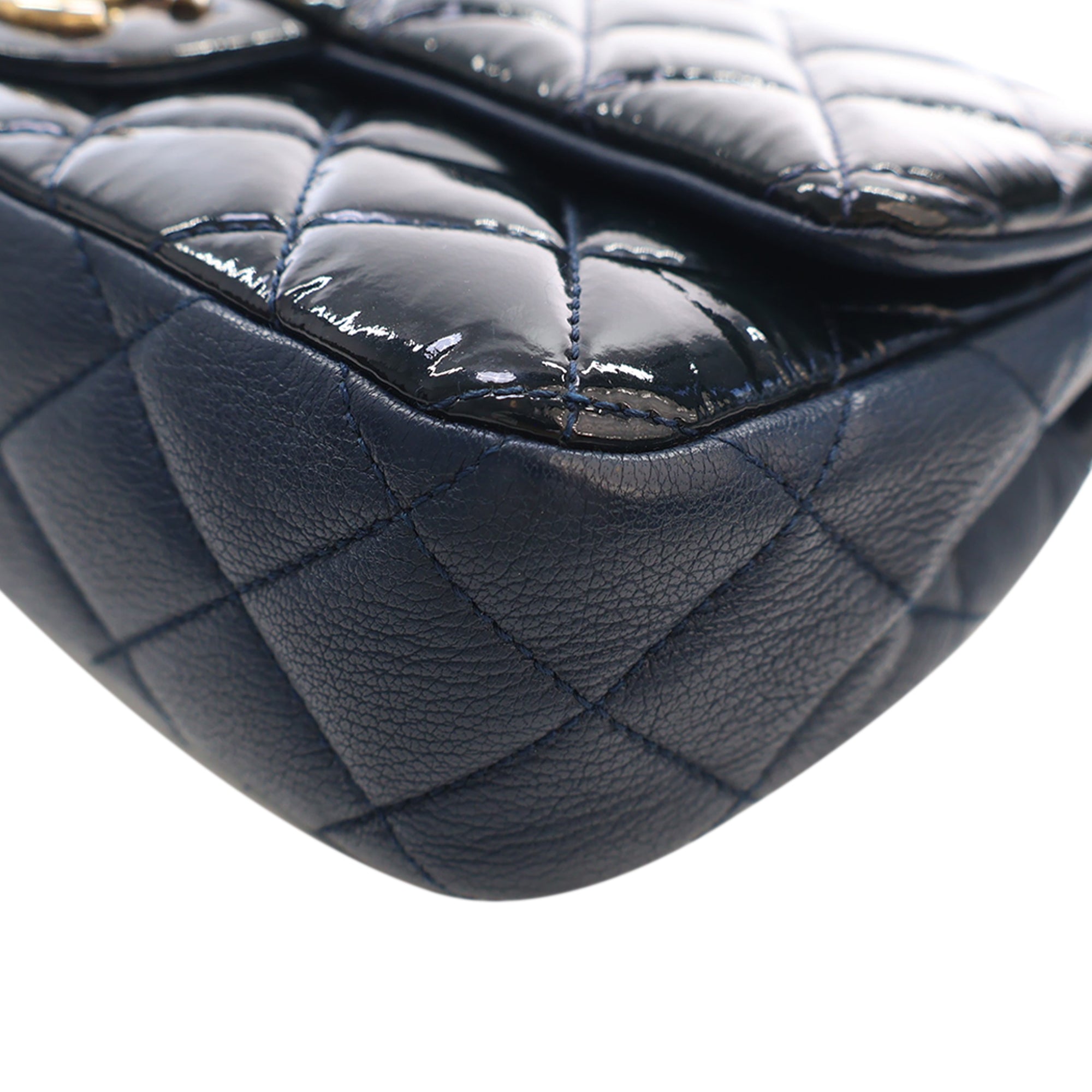 Chanel Paris Salzburg Medium Patent and Goatskin CC Eyelet Flap - image 13