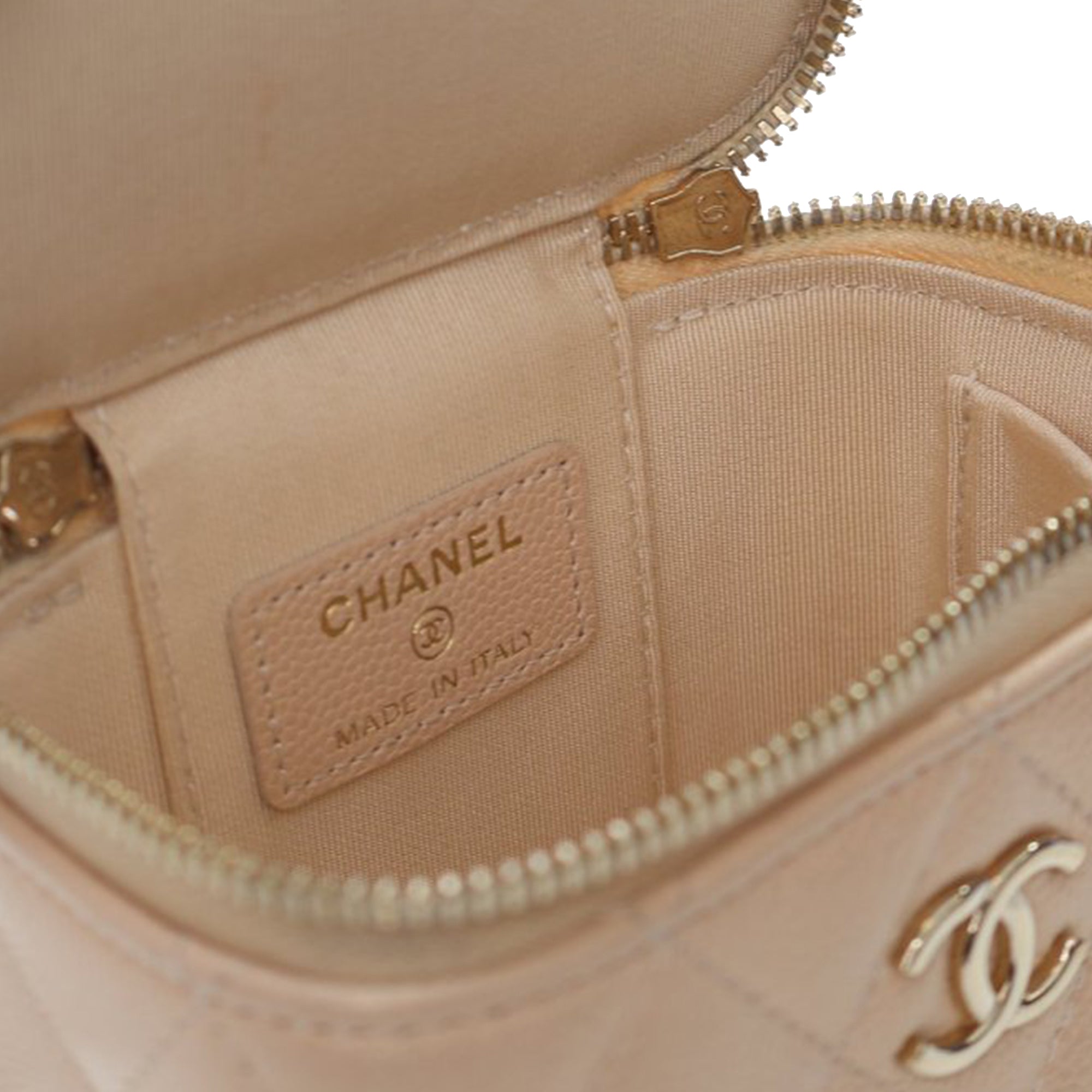Chanel Mini Quilted Iridescent Caviar Pearl On Top Vanity Case With Chain - image 7