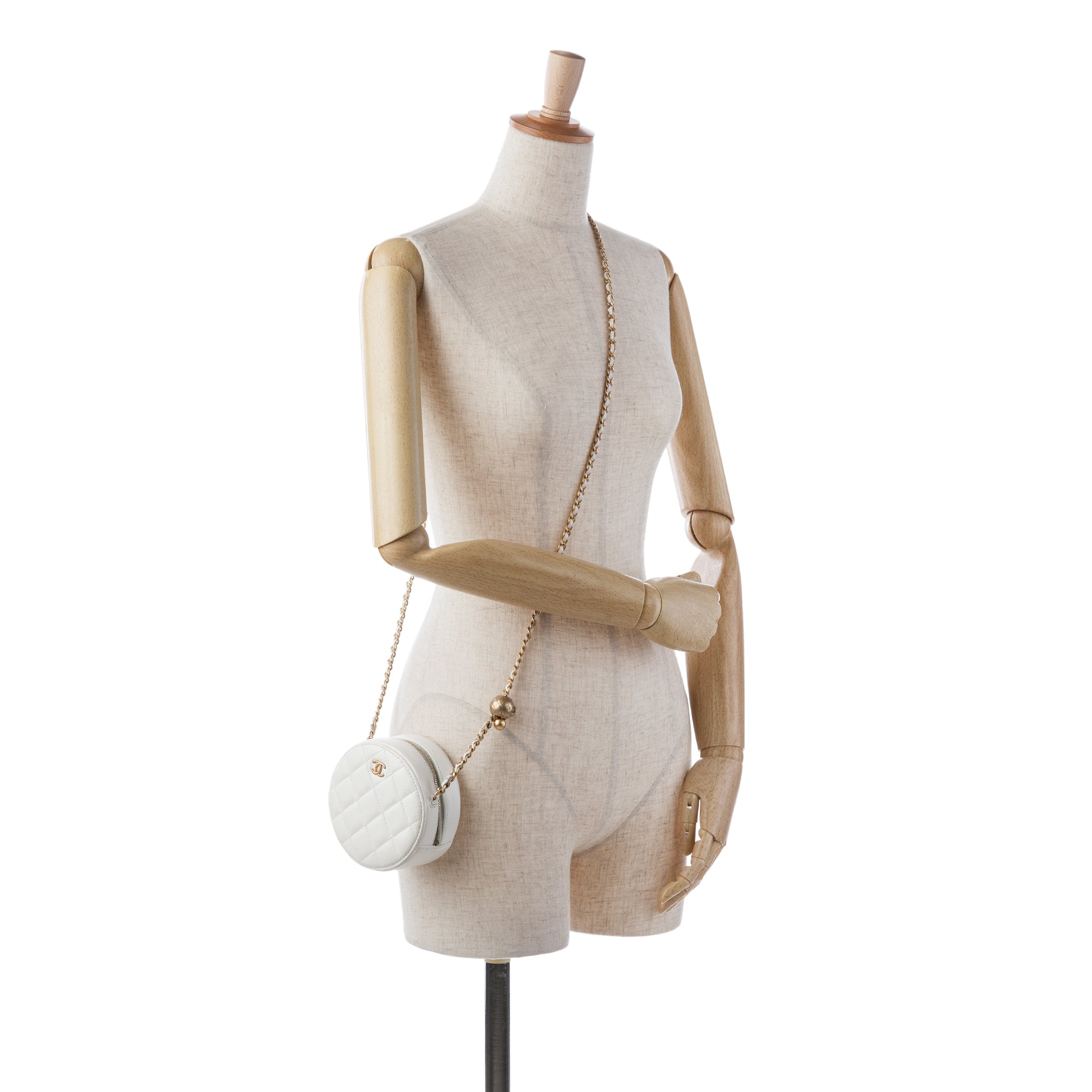 Chanel Quilted Lambskin Pearl Crush Round Clutch with Chain - image 14