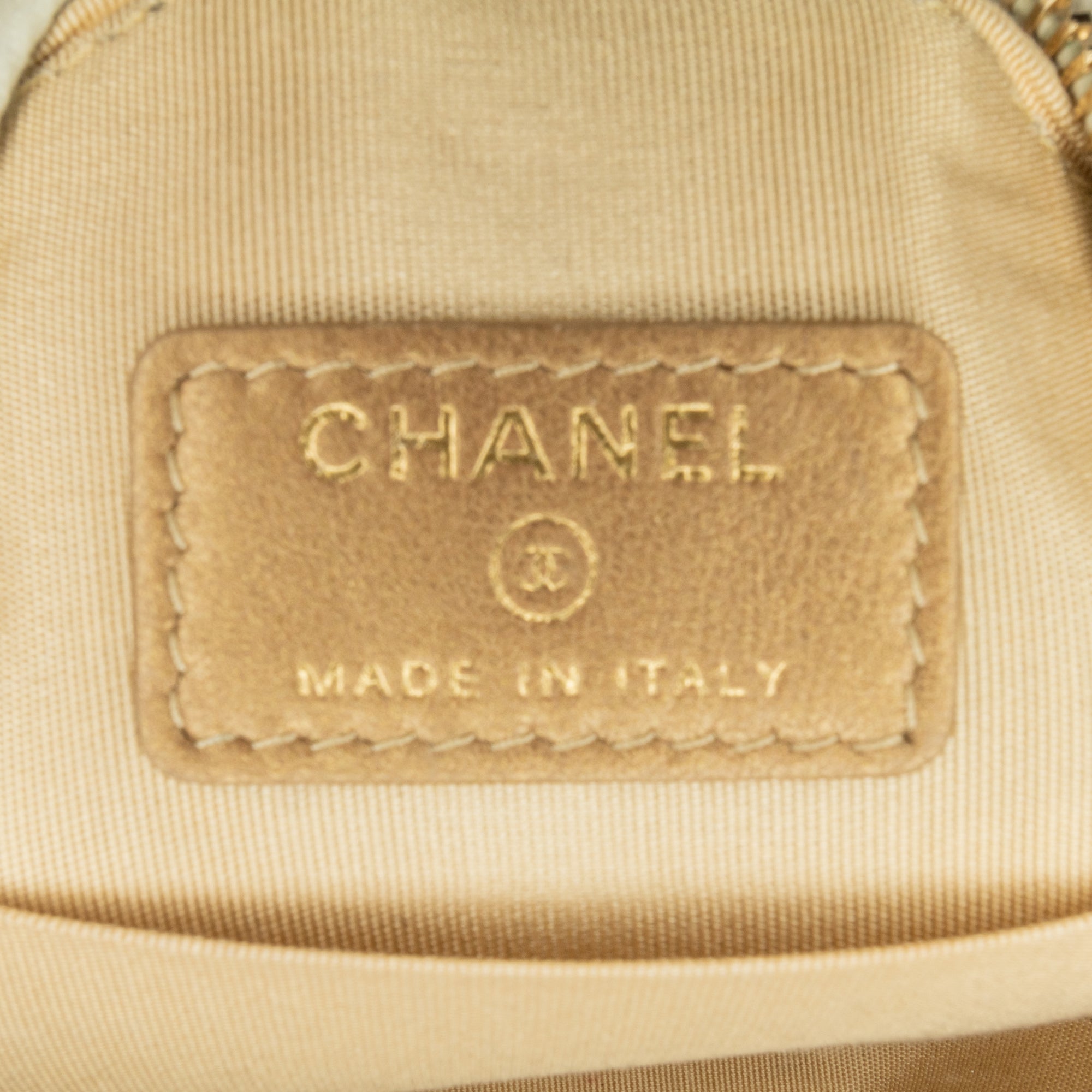 Chanel Quilted Lambskin Pearl Crush Round Clutch with Chain - image 6
