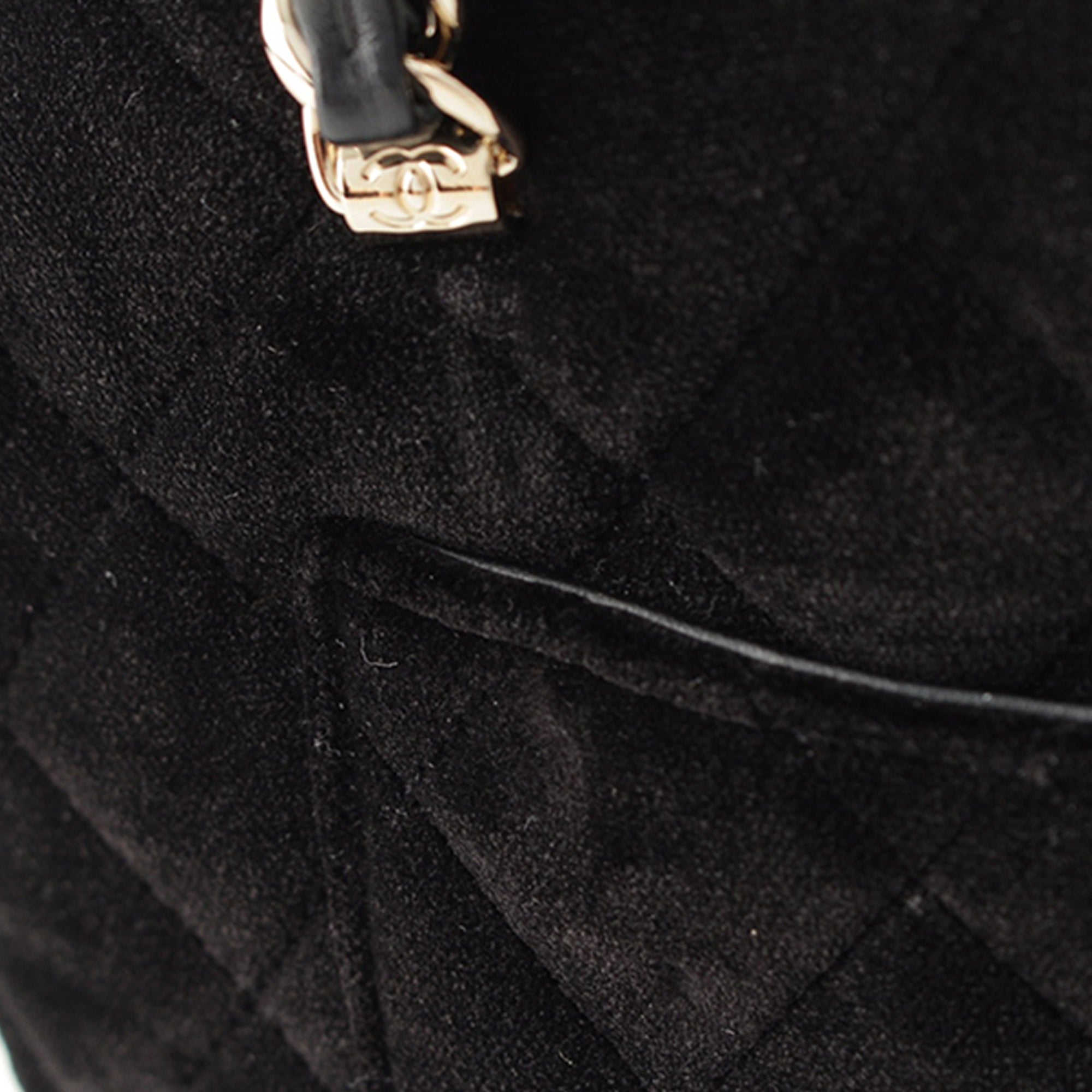 Chanel Quilted Velvet Coco Clutch With Chain - image 15