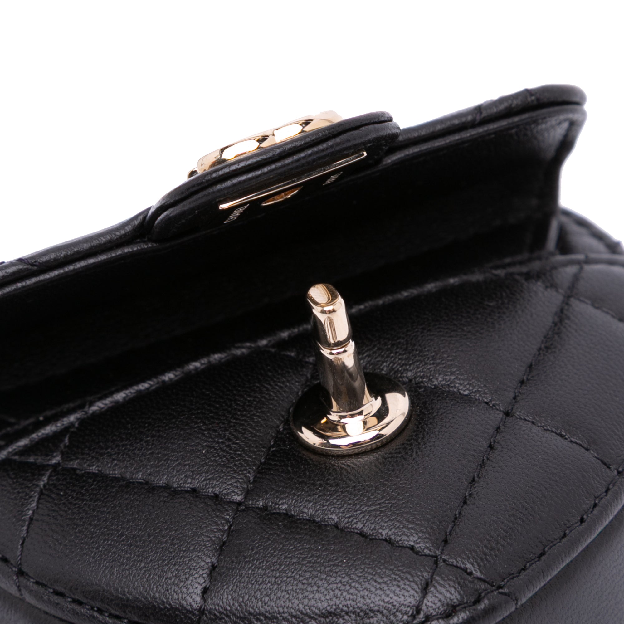 Chanel Lambskin CC in Love Heart Necklace Bag - image 8