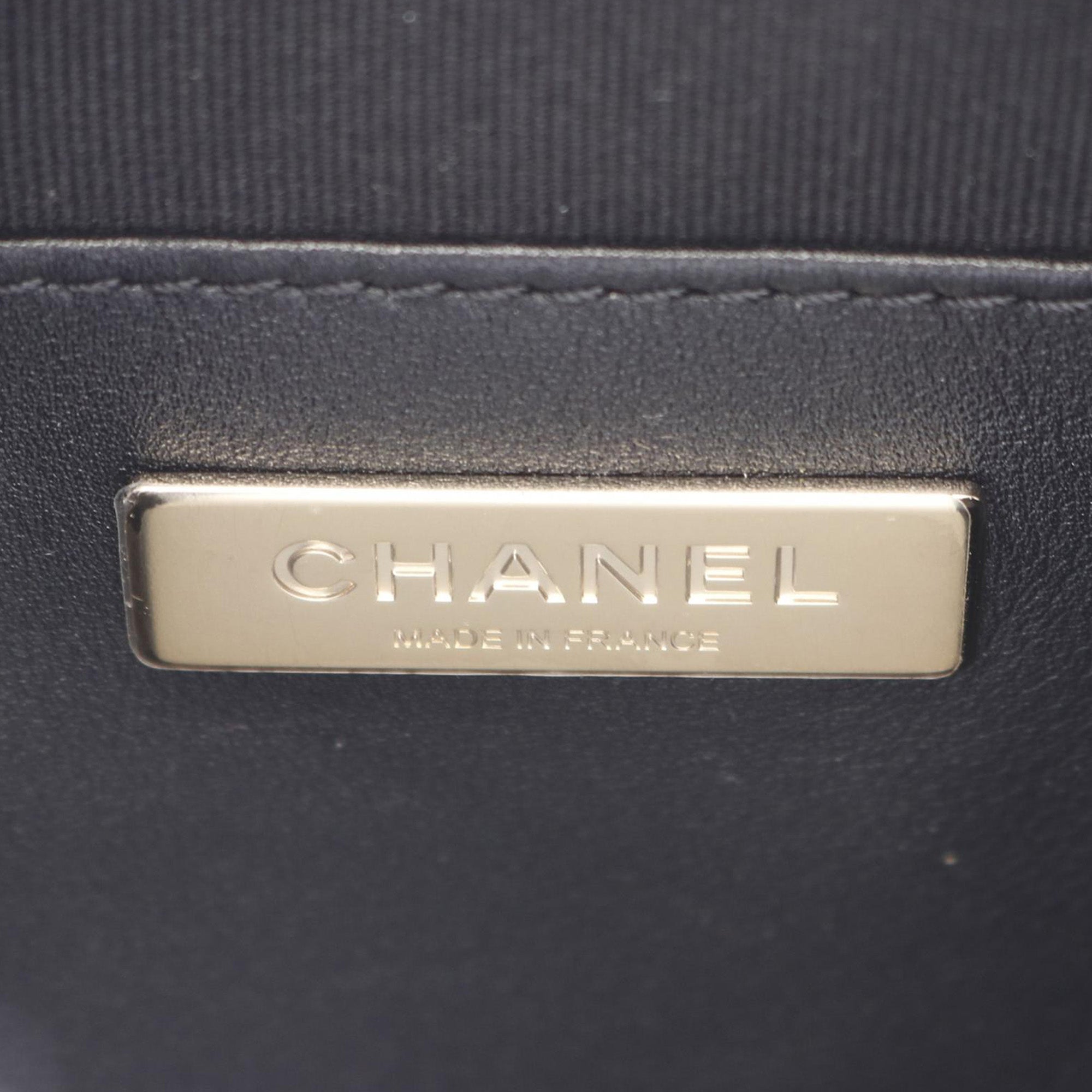 Chanel Quilted Lambskin Walk Of Fame Star Crossbody - image 4