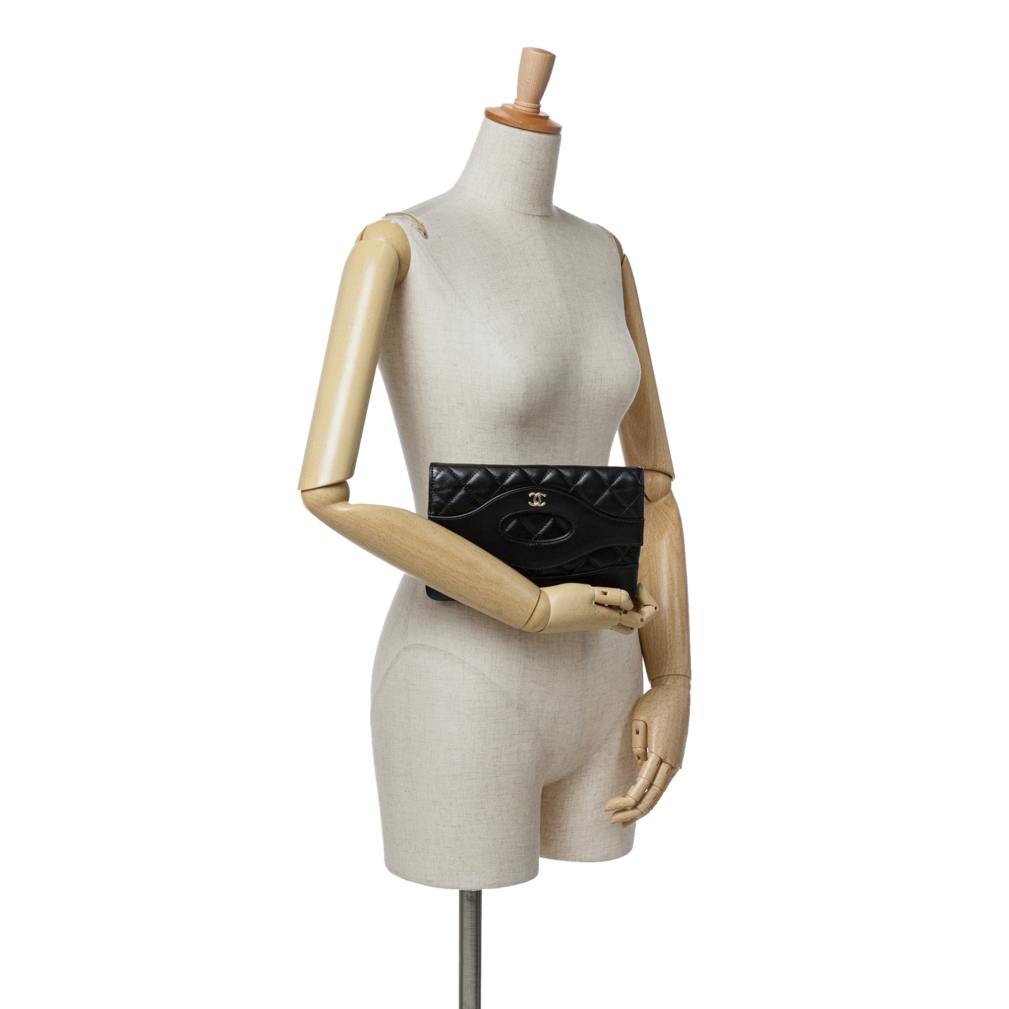 Chanel Shiny Crumpled Calfskin 31 Clutch - image 9