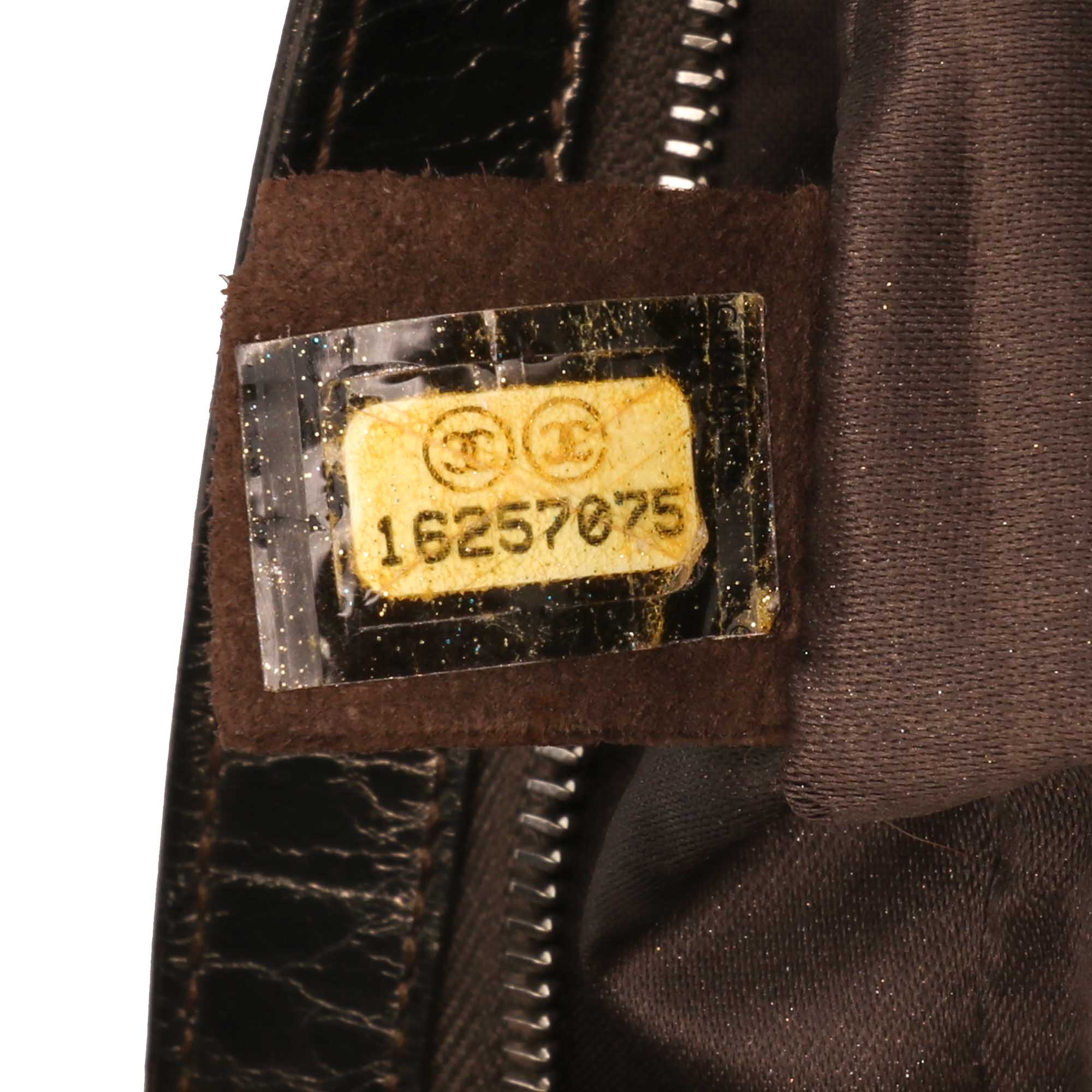 Chanel Medium Metallic Crackled Calfskin Clams Pocket Flap - image 7