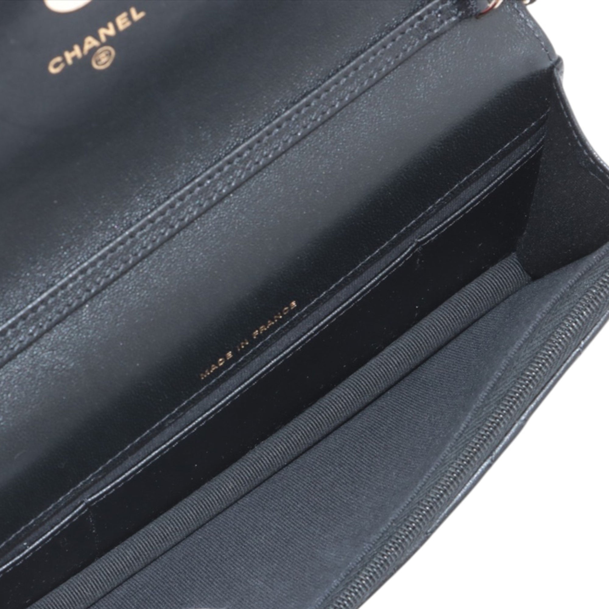 Chanel CC Quilted Lambskin and Patent Flap Phone Holder - image 4