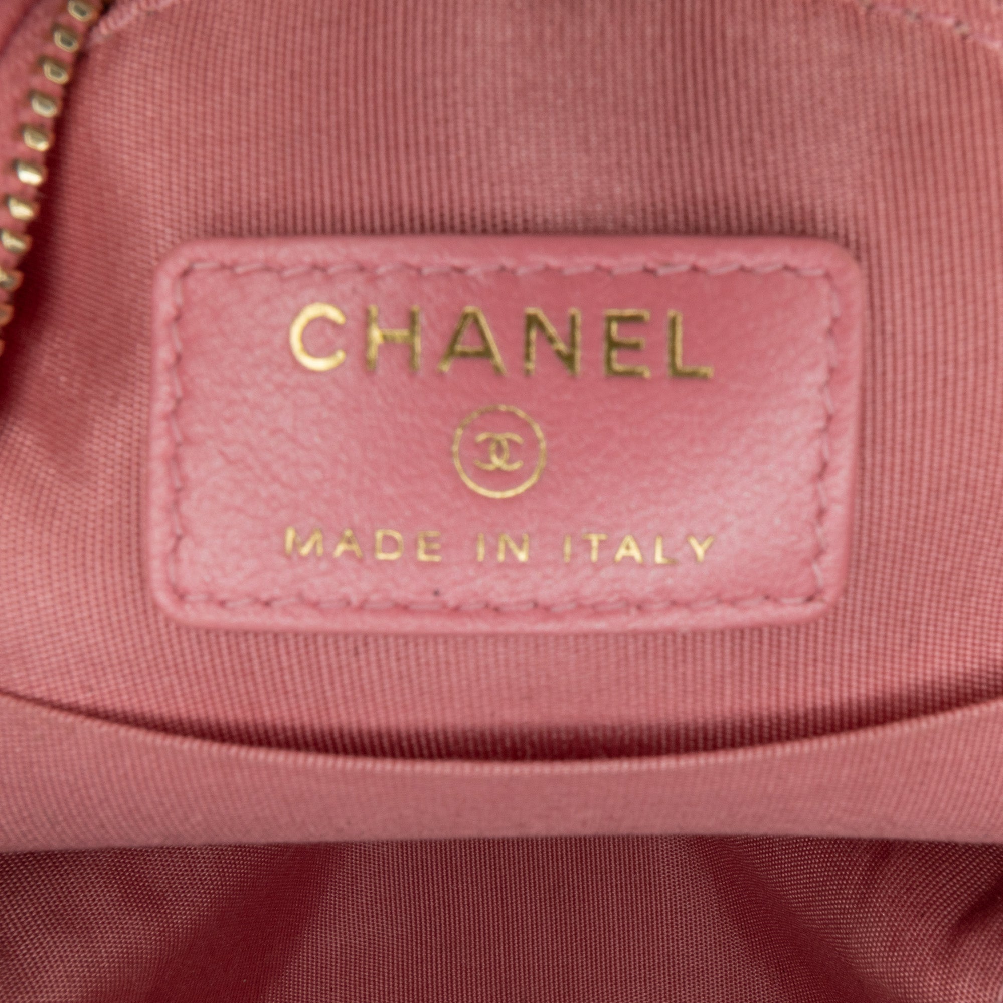 Chanel CC Quilted Lambskin Pearl Crush Round Clutch with Chain - image 6