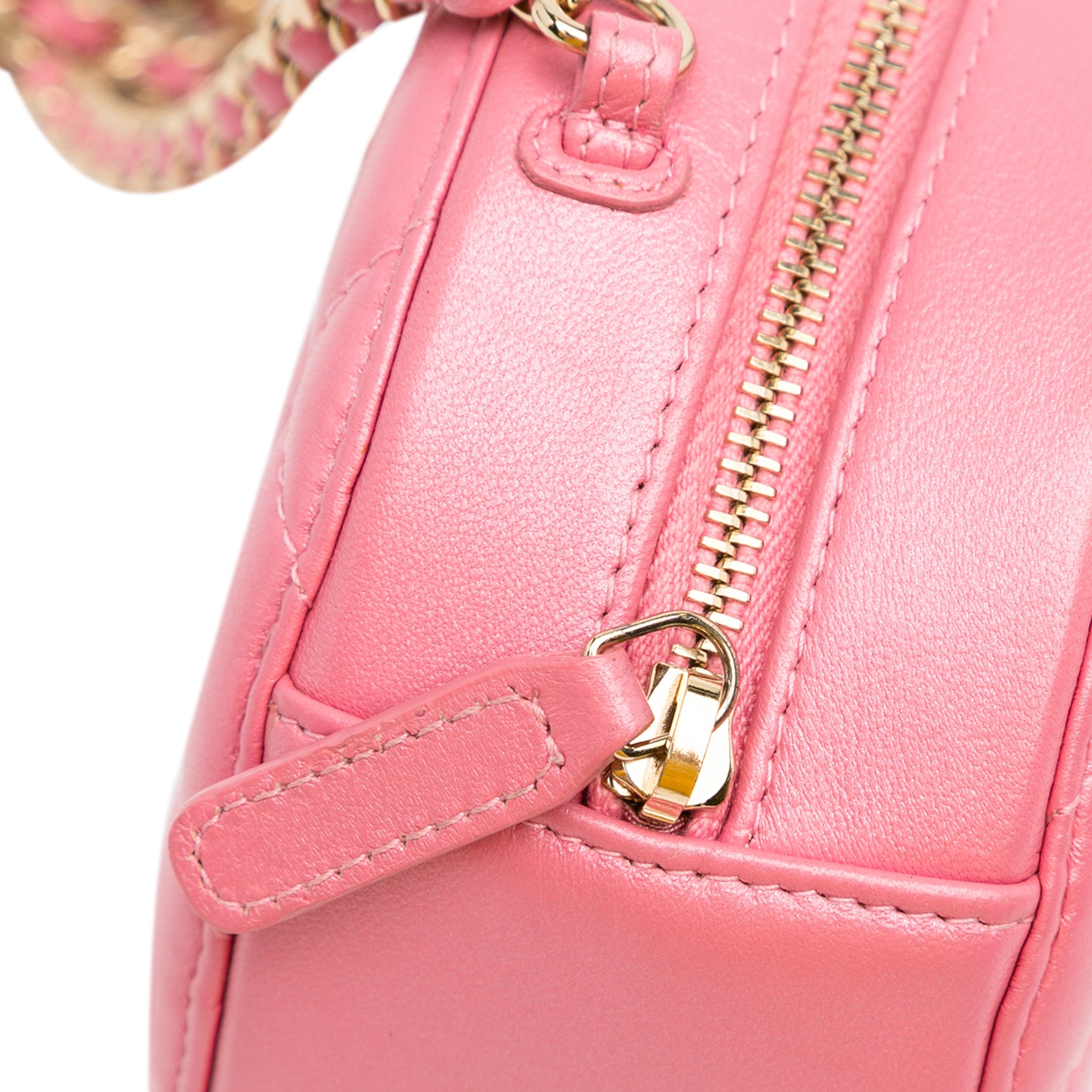 Chanel CC Quilted Lambskin Pearl Crush Round Clutch with Chain - image 8