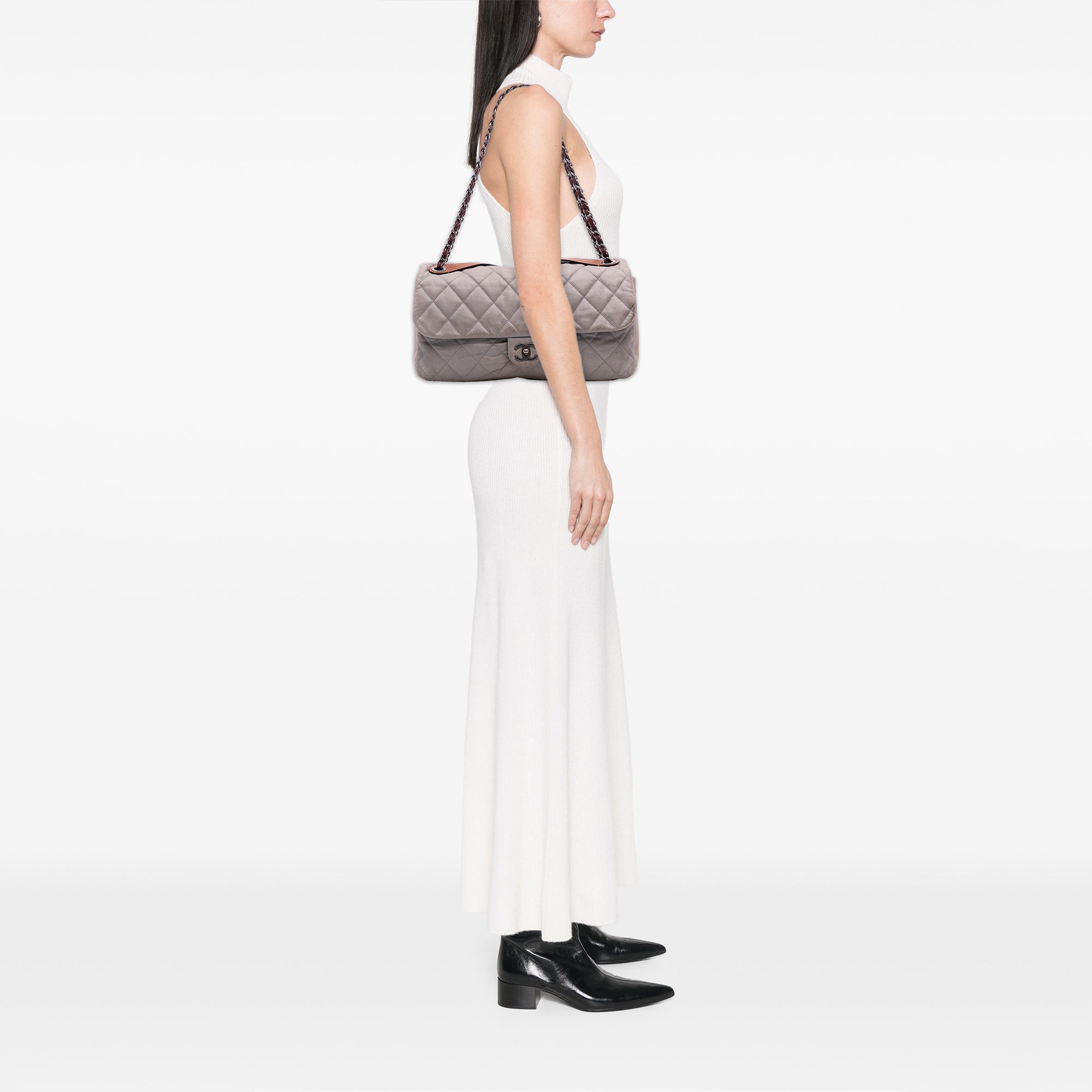 Chanel Jumbo Iridescent Calfskin In The Mix Flap - image 12