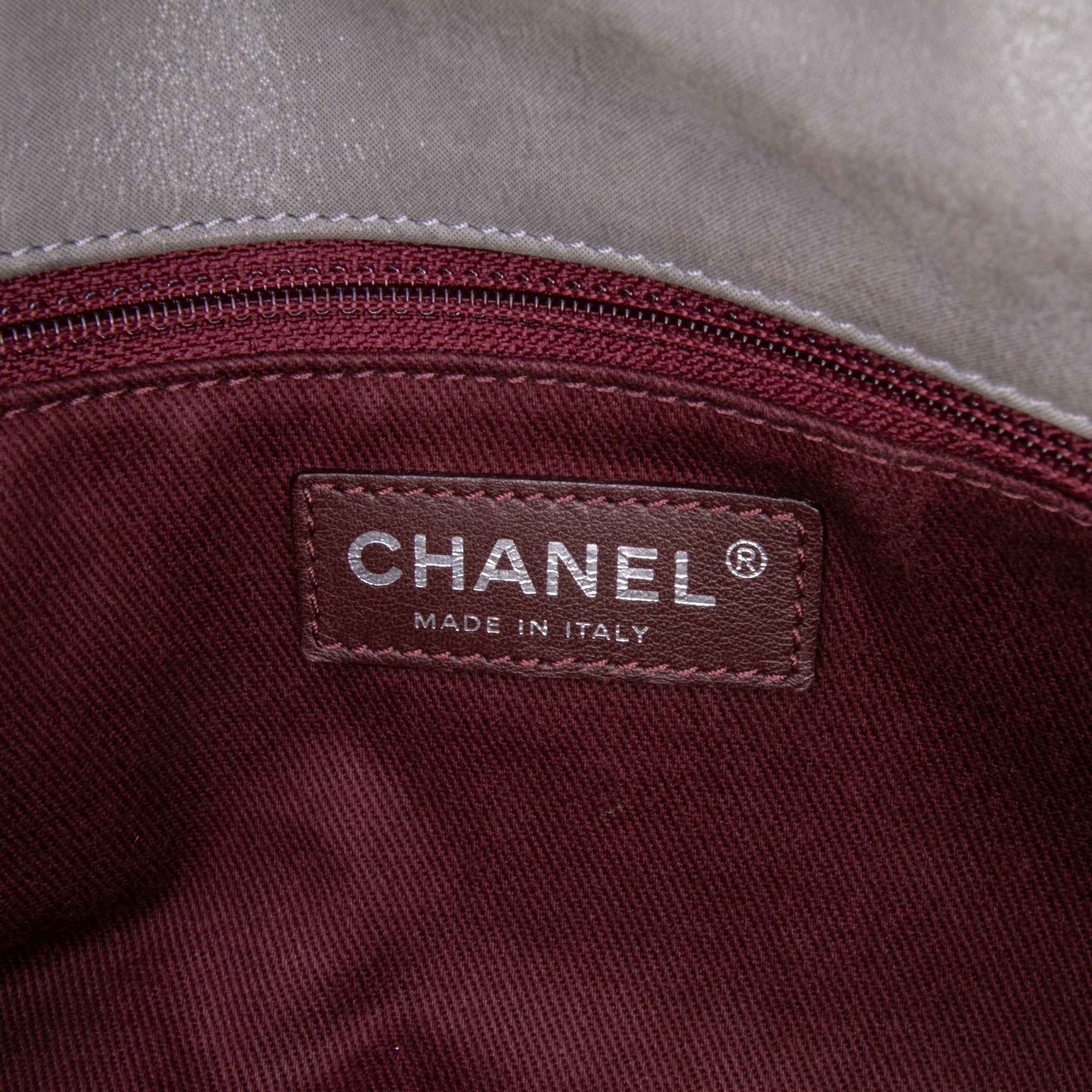 Chanel Jumbo Iridescent Calfskin In The Mix Flap - image 5