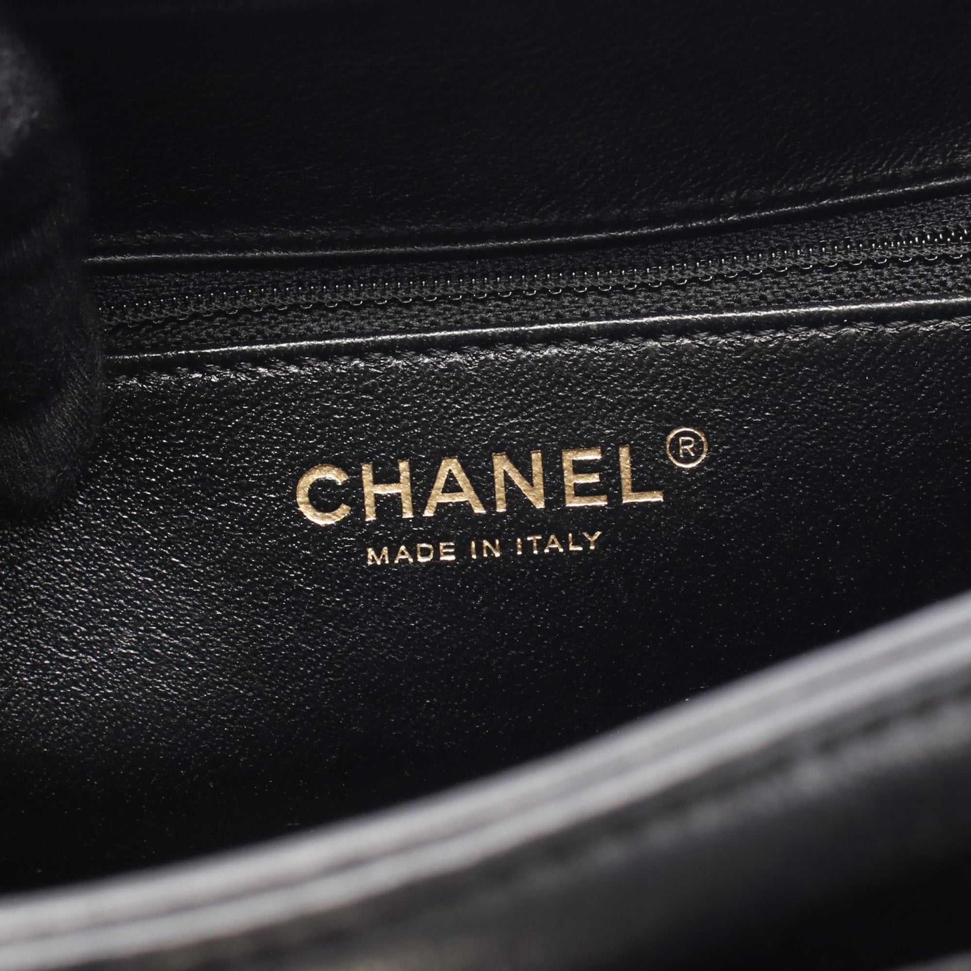 Chanel CC Caviar Filigree Quilted Vanity Bag - image 4