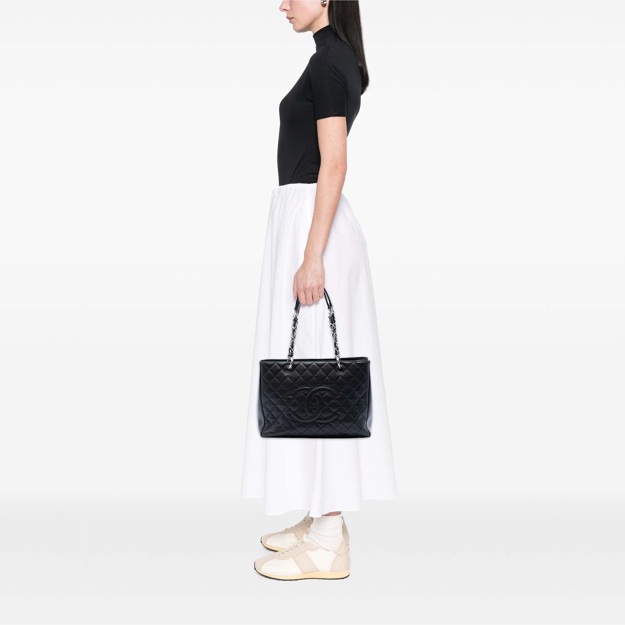 Chanel Caviar Grand Shopping Tote - image 5