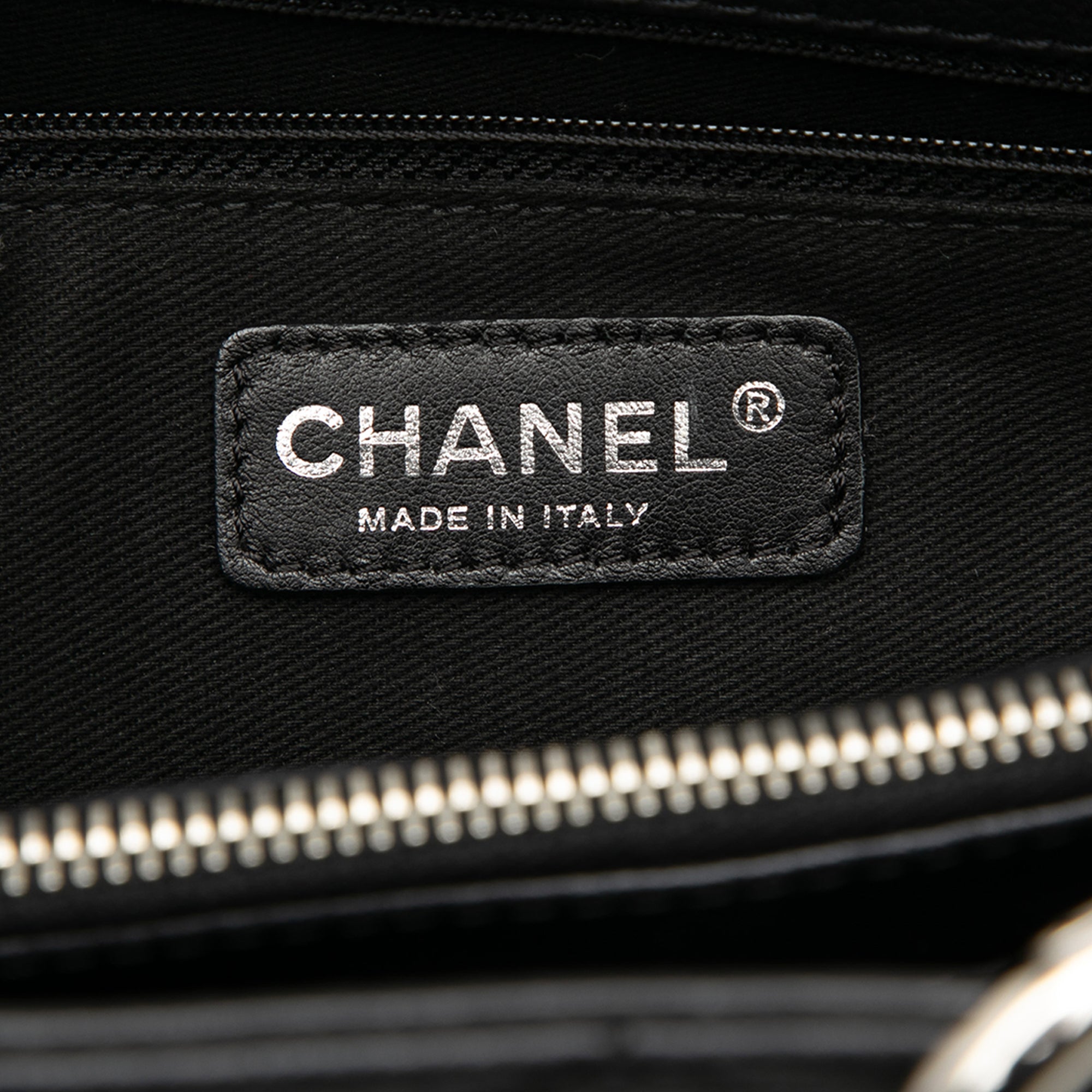 Chanel Caviar Grand Shopping Tote - image 5