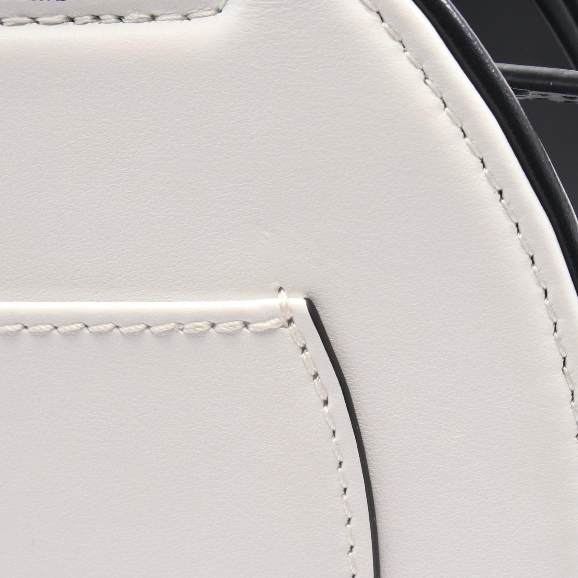Louis Vuitton Leather Around Me PM - image 7