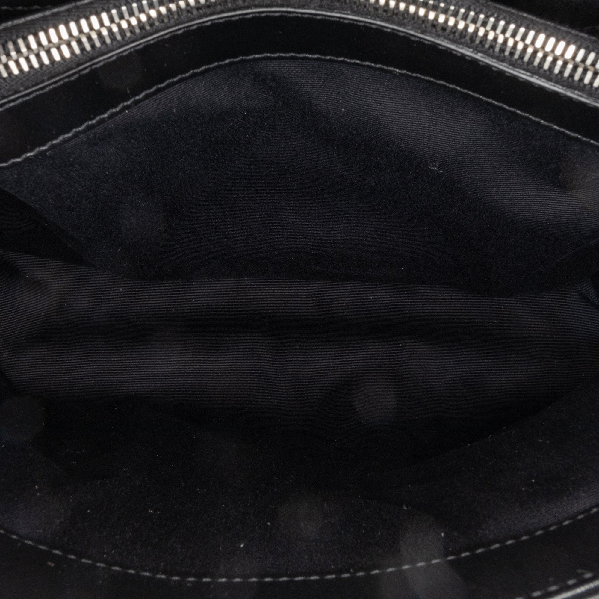 Saint Laurent Medium Matelasse Calfskin Monogram LouLou Shoulder Bag - image 5