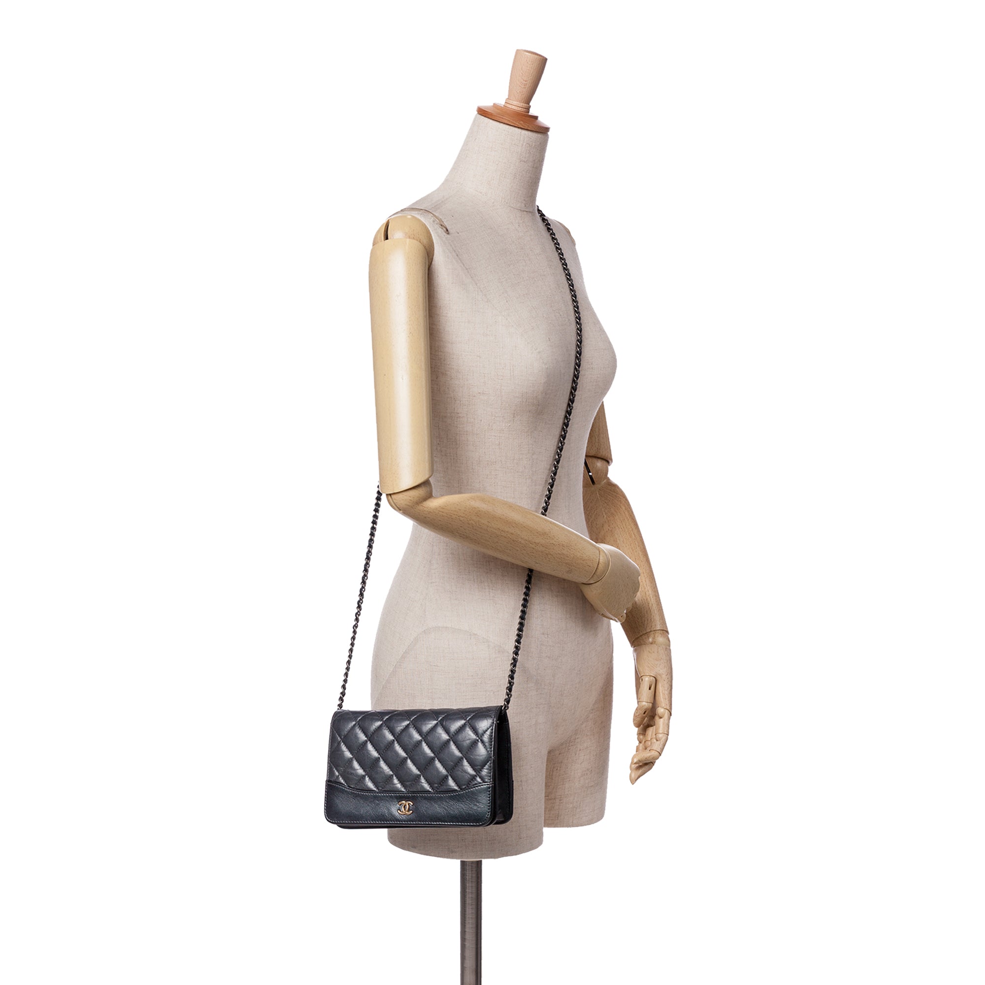 Chanel Quilted Aged Calfskin Gabrielle Wallet On Chain - image 9